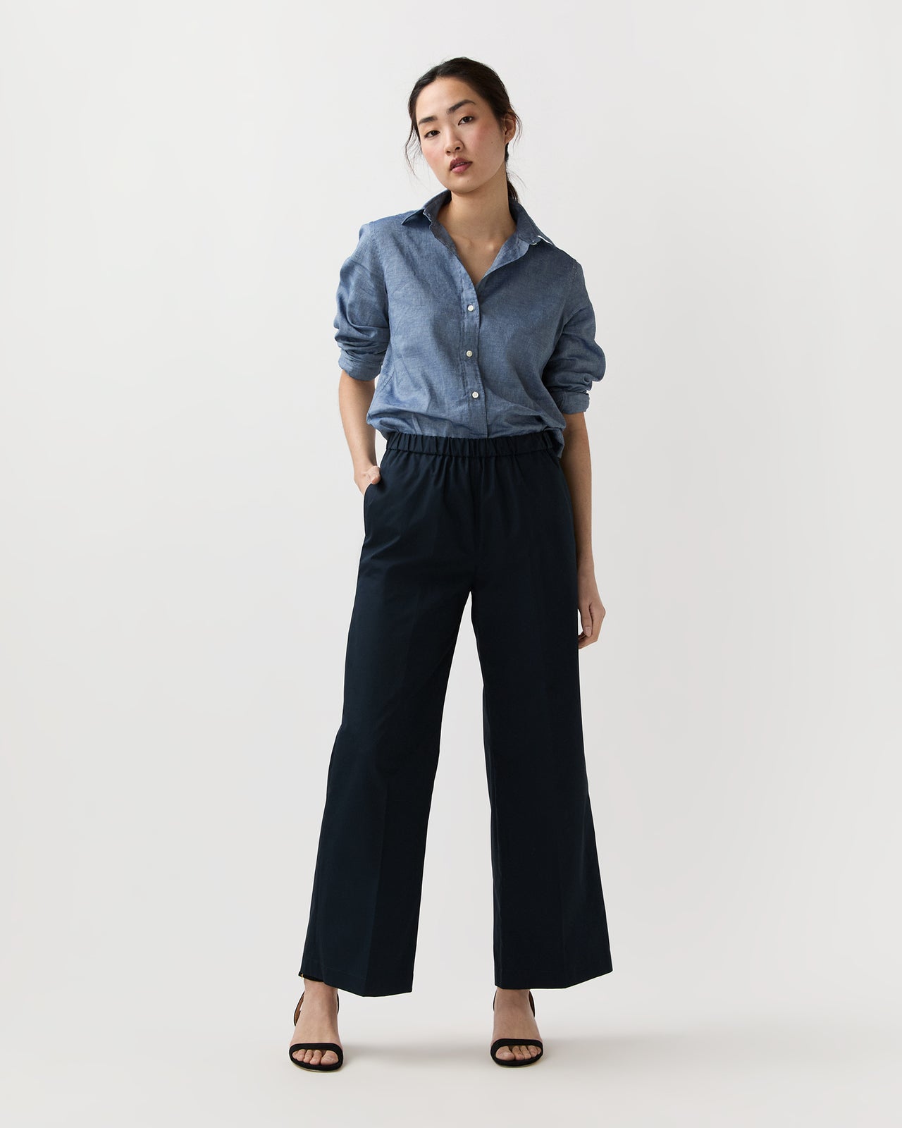 Pull-On Pant in Navy