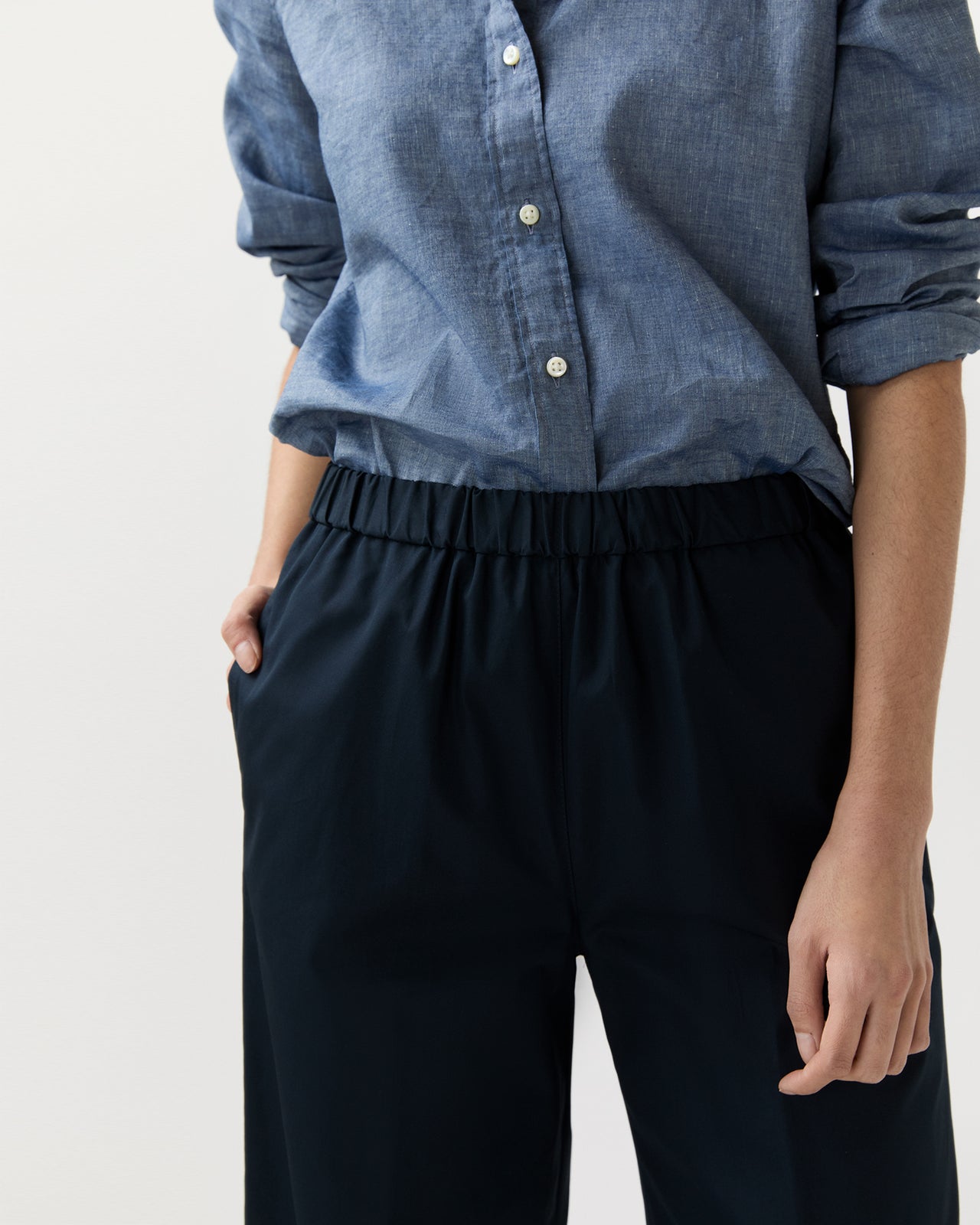Pull-On Pant in Navy