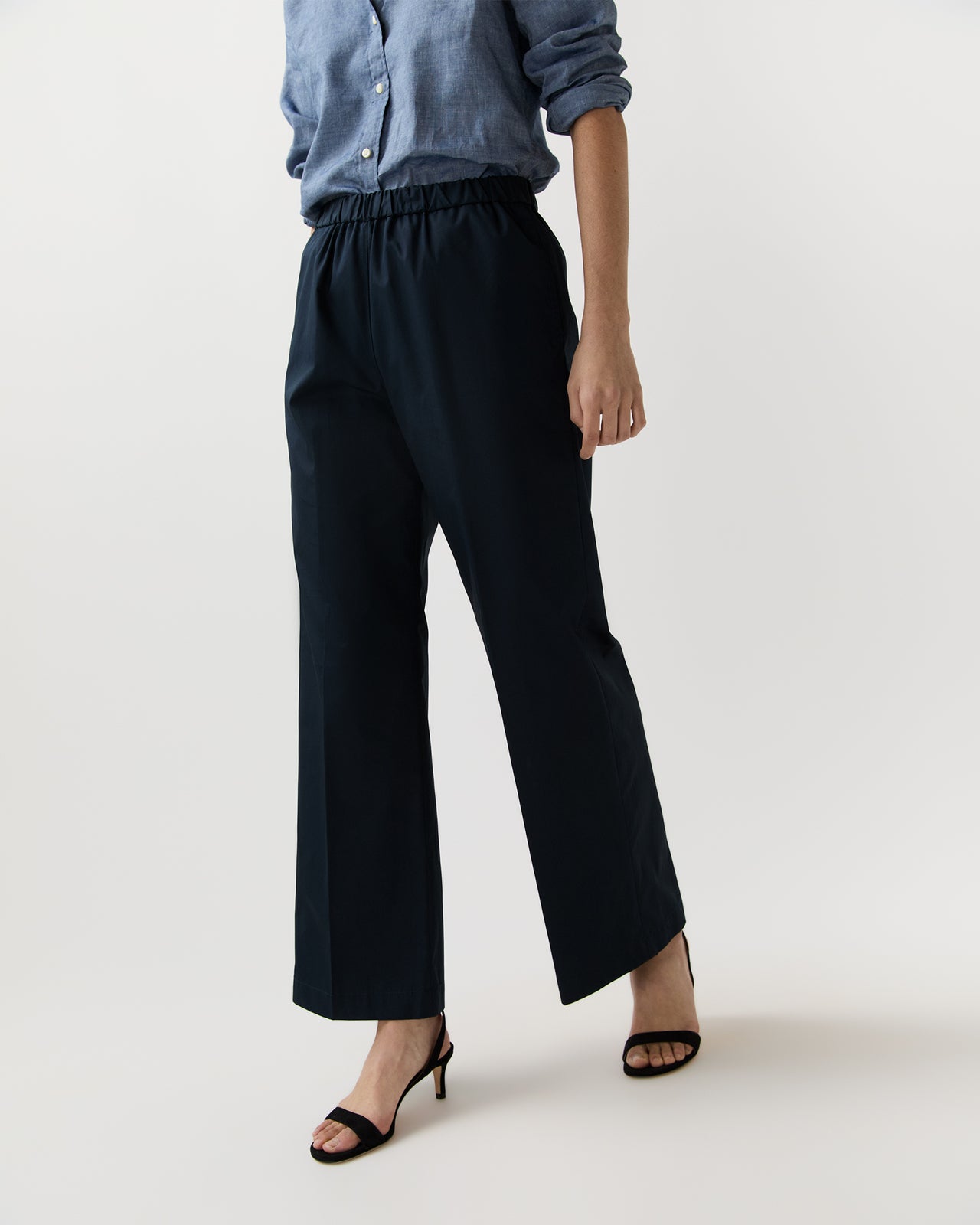Pull-On Pant in Navy