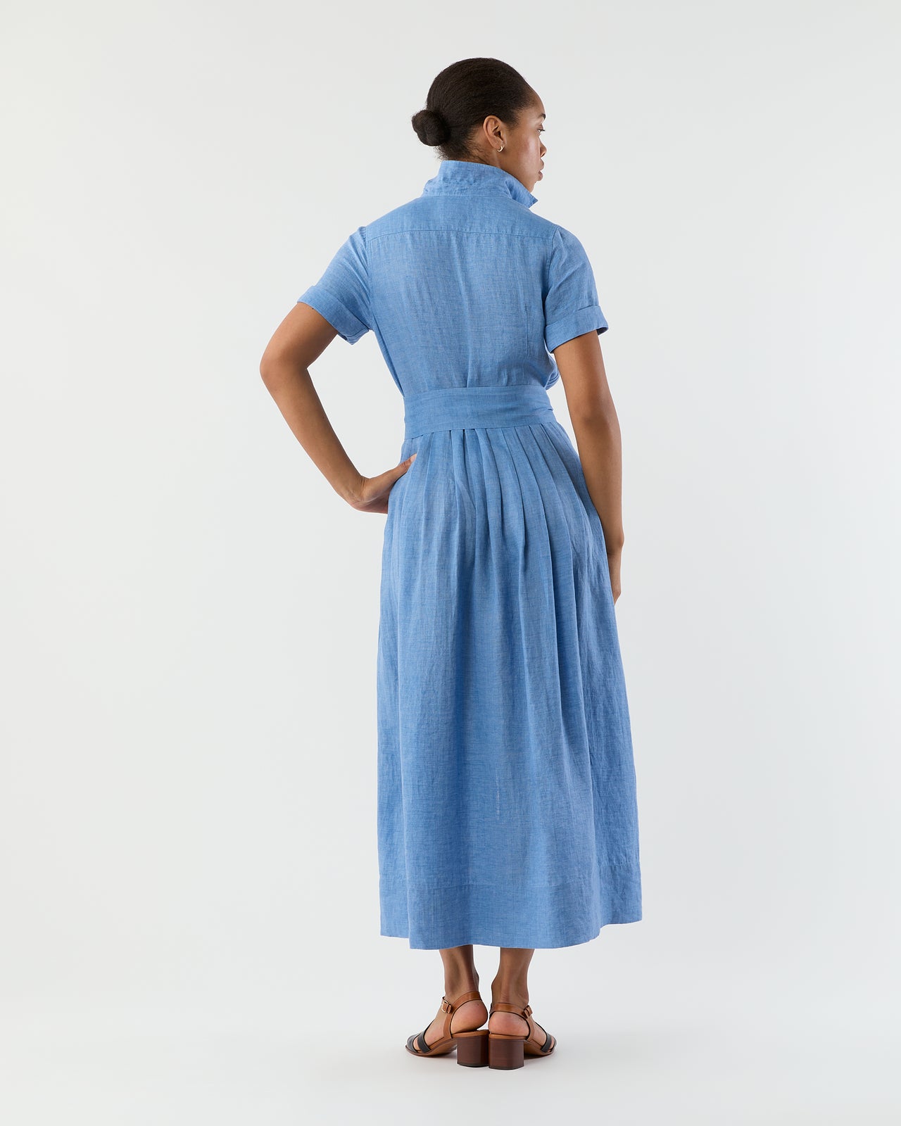 Short-Sleeved Classic Shirtwaist Maxi Dress in Atlantic Blue Sahara Linen