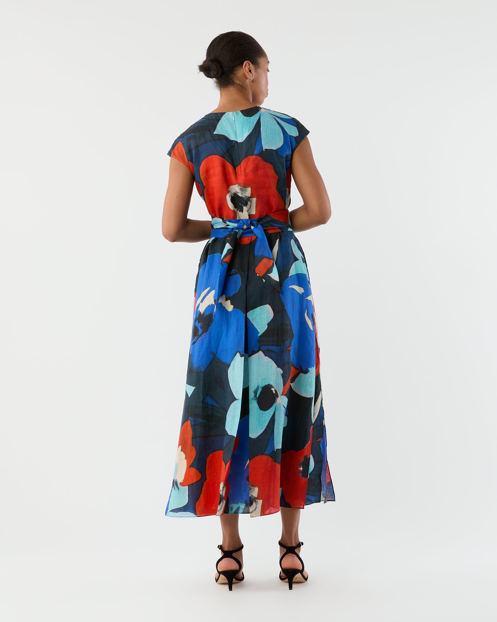 Scarlett Dress in Blue/Red Large Floral Printed Linen