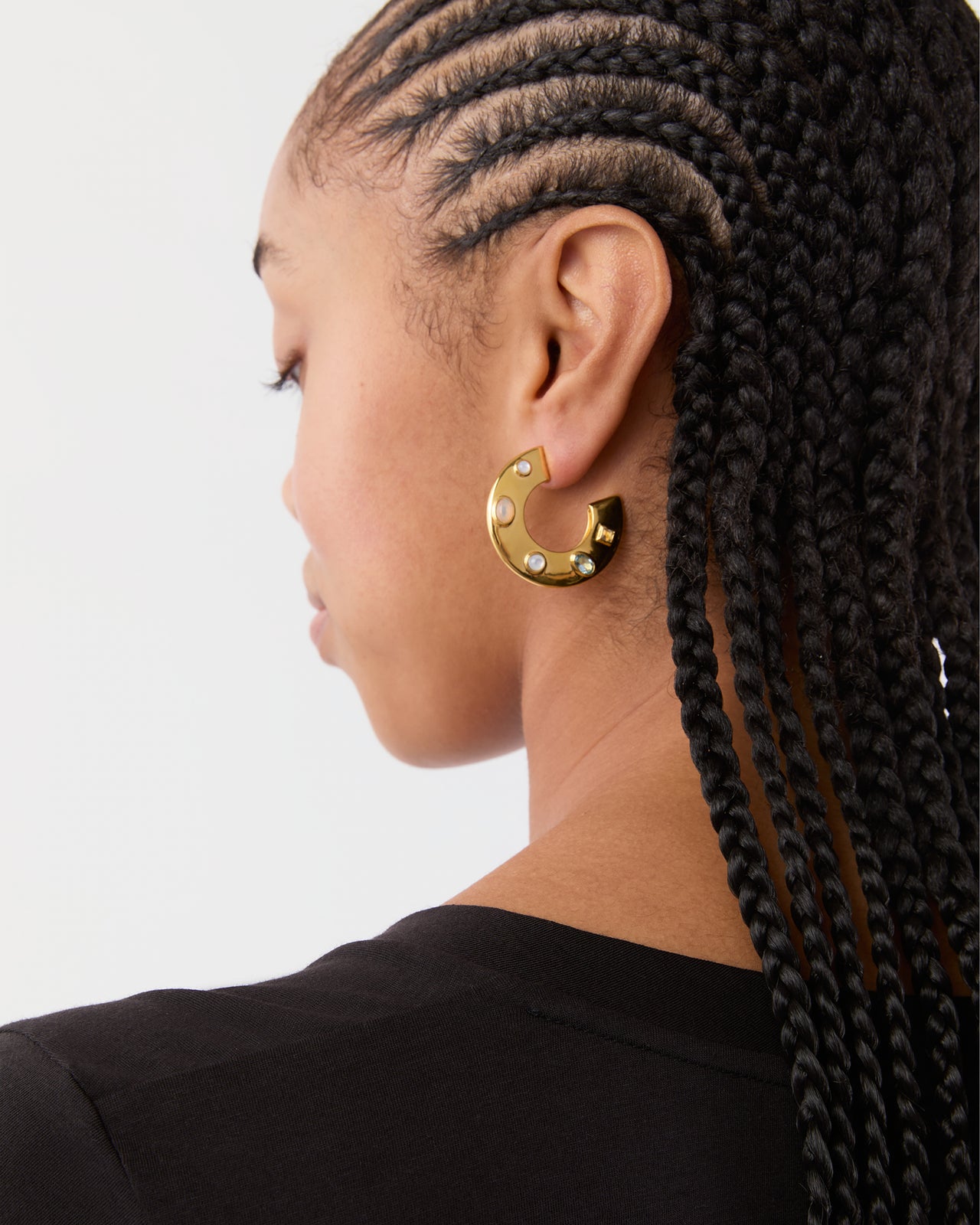 Saucer Hoop Earrings in Dotted Pearl