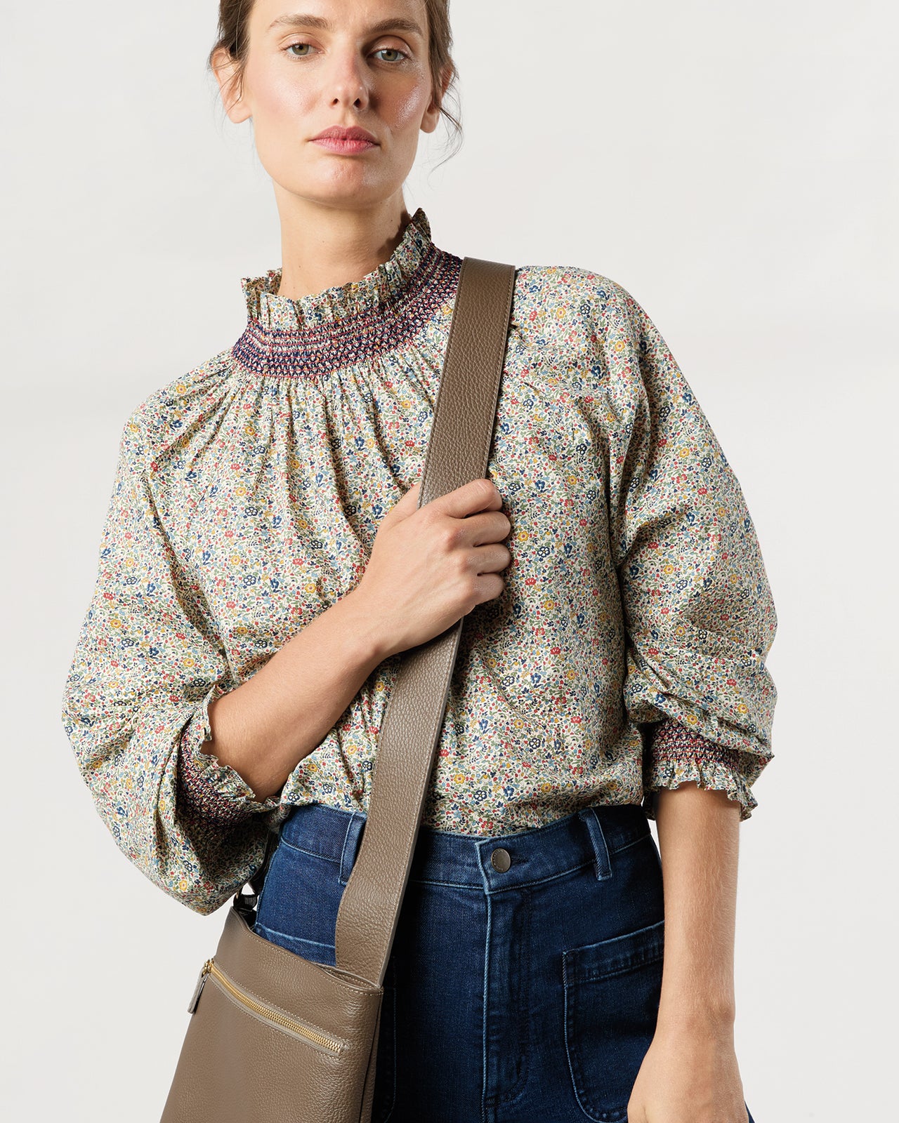 Crossbody Pouch in Dark Taupe Leather