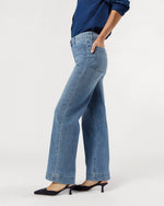 Load image into Gallery viewer, Coco Patch Pocket Jean in 7-Year Indigo Stretch Denim
