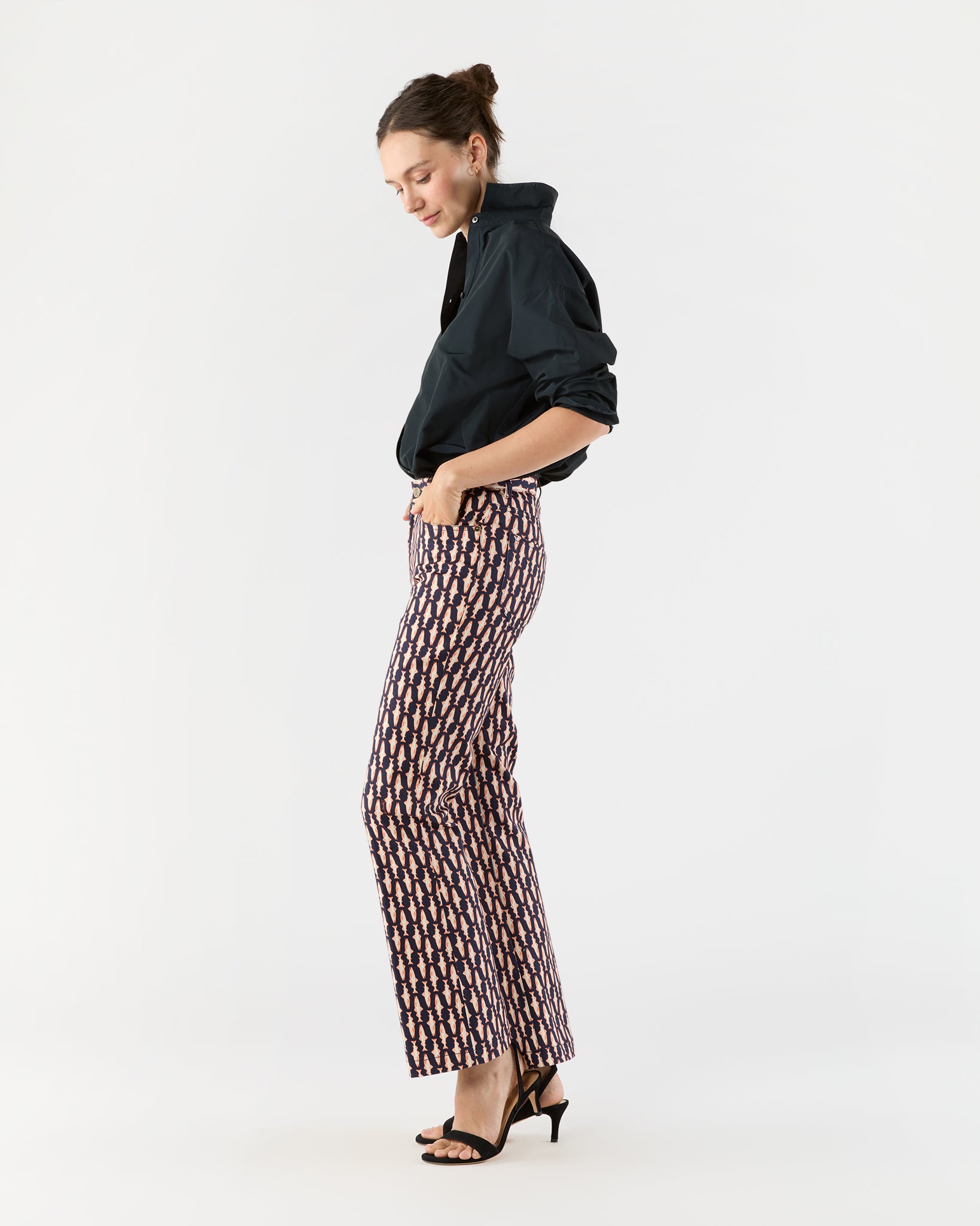 The Cropped Flare Jean in Pesciolini