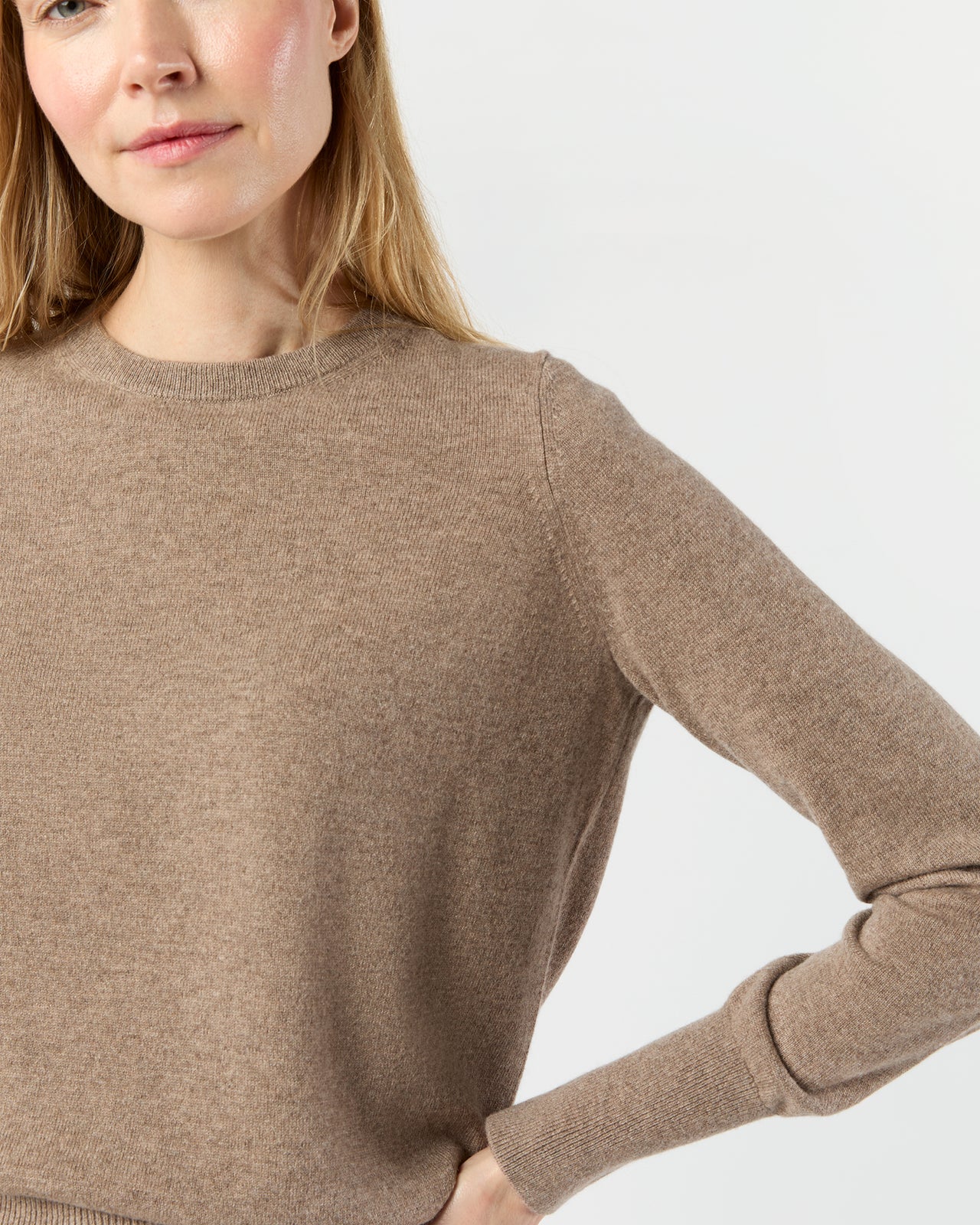 Kit Crewneck Sweater in Heather Mocha Cashmere