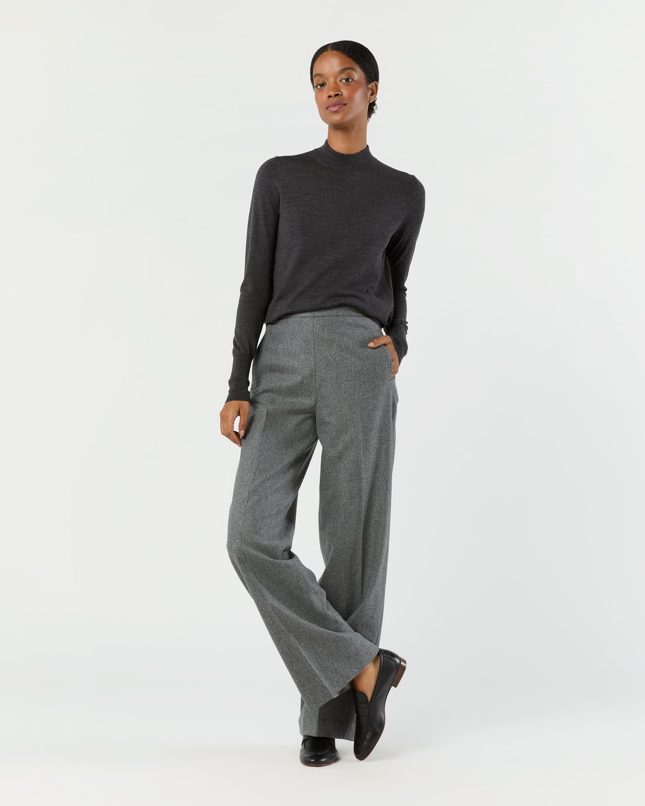 Laura Sweater in Heather Charcoal Escorial Wool