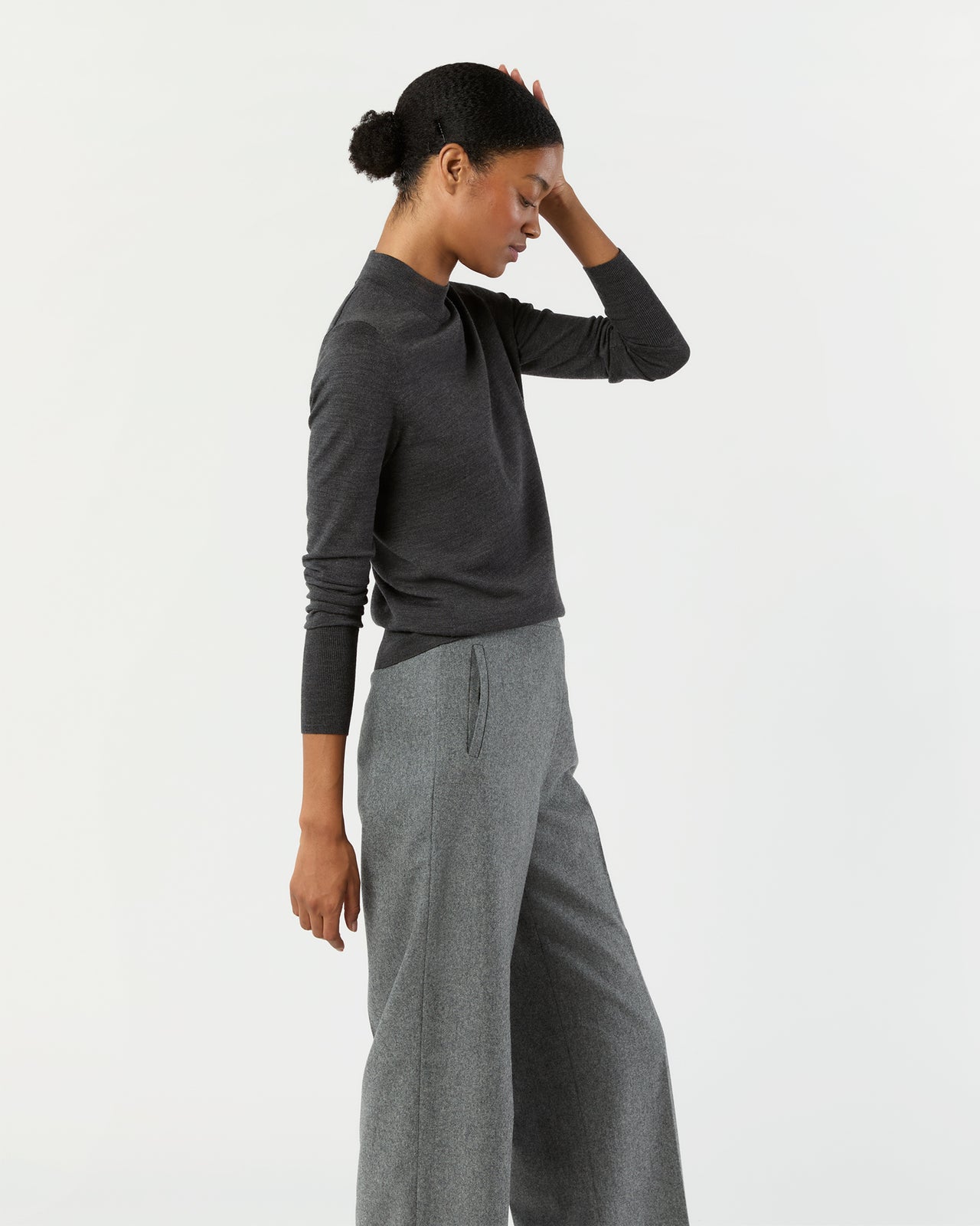 Laura Sweater in Heather Charcoal Escorial Wool