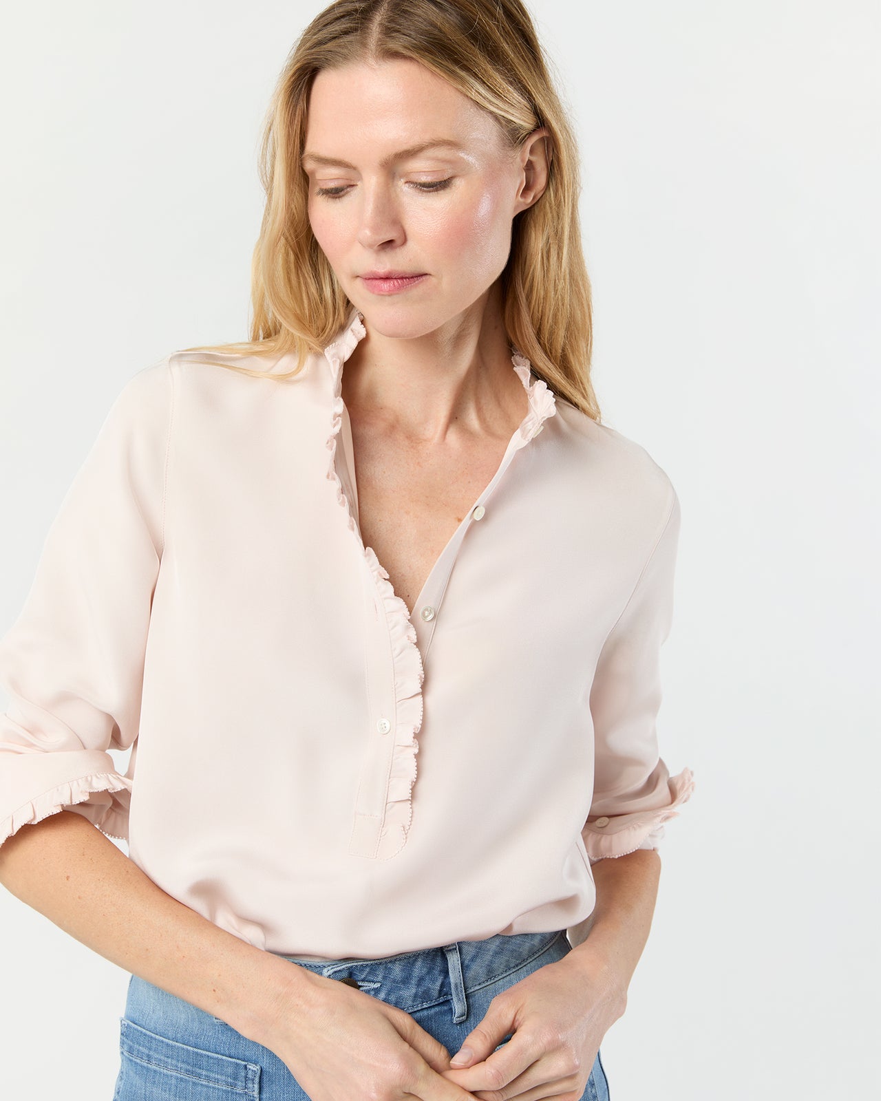 じゅんせいBack flare jacquard blouse lavallière blouse in square settings silk crepe-back satin in Blue
