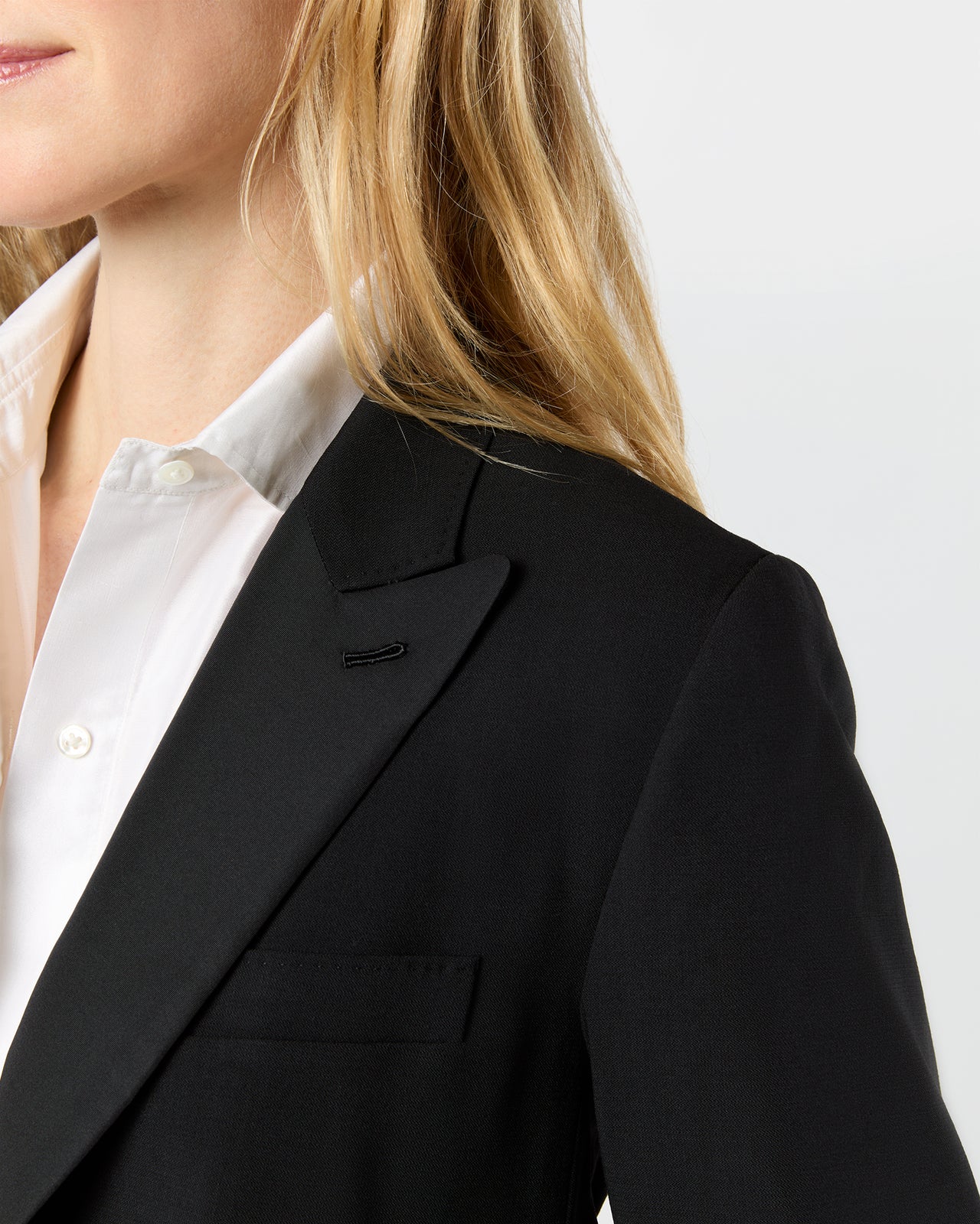 Tuxedo Jacket in Black Wool Barathea