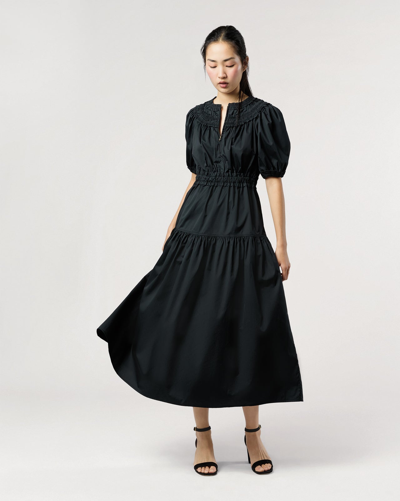Othella Short Sleeve Midi Dress in Noir