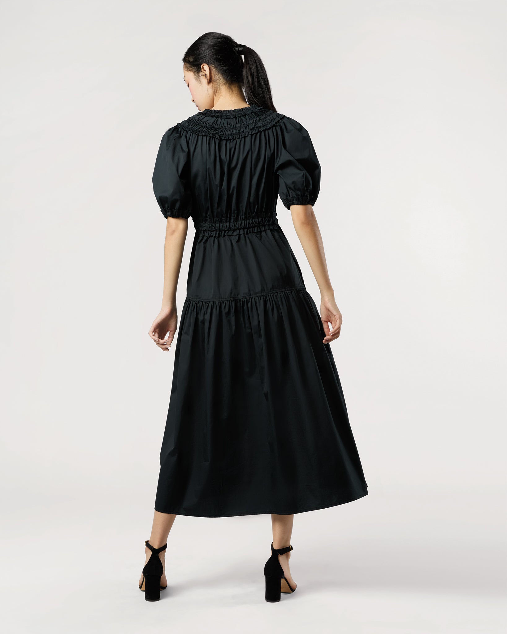 Othella Short Sleeve Midi Dress in Noir