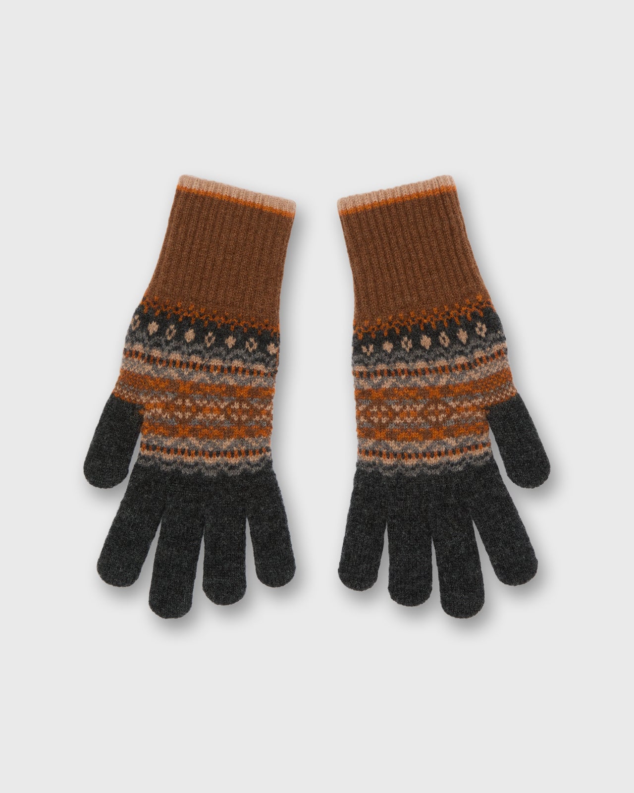 Alloa Gloves in Winter