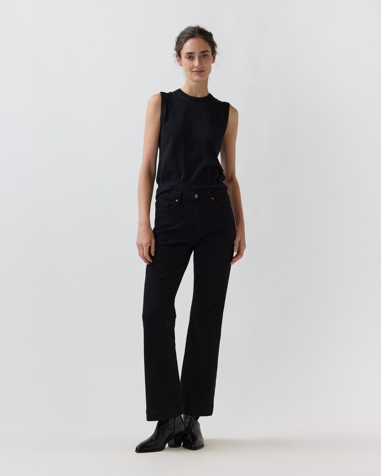 Kendall Flare 5-Pocket Jean in Black Stretch Denim