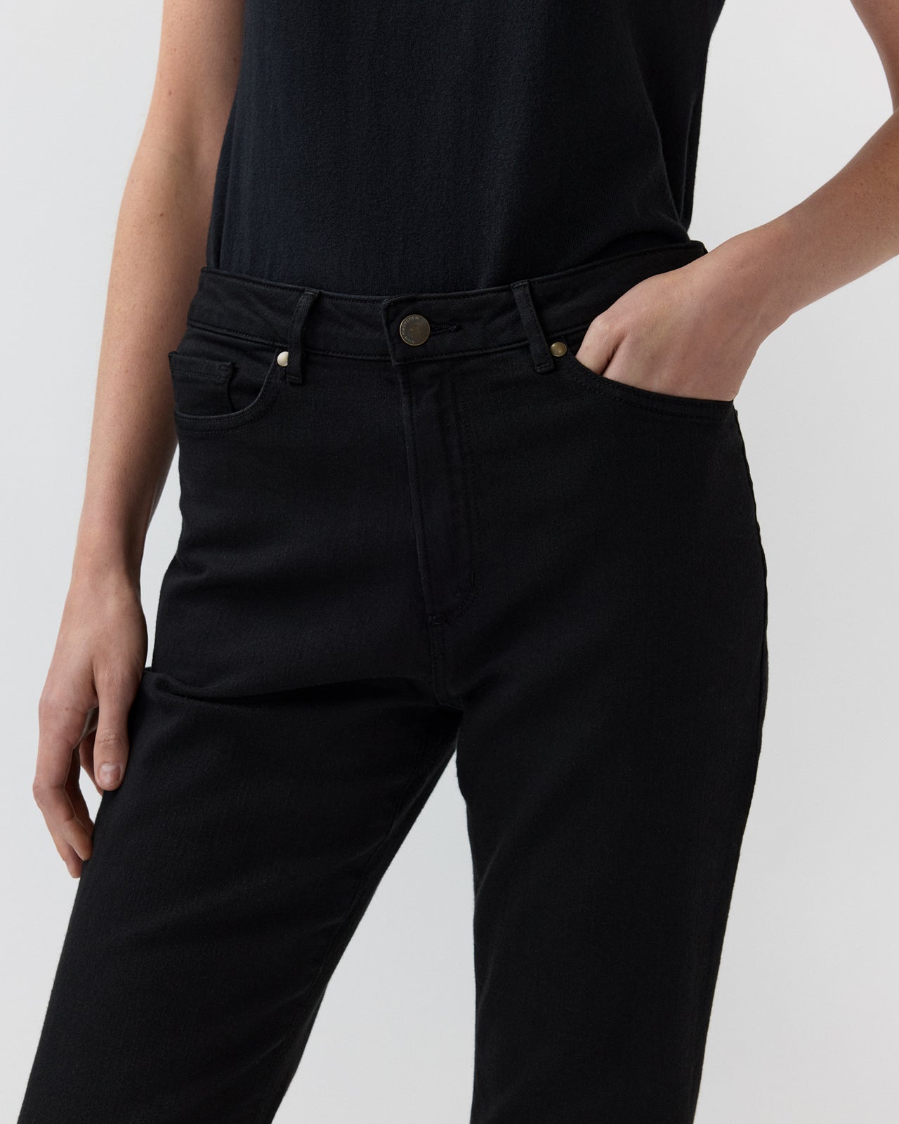 Kendall Flare 5-Pocket Jean in Black Stretch Denim