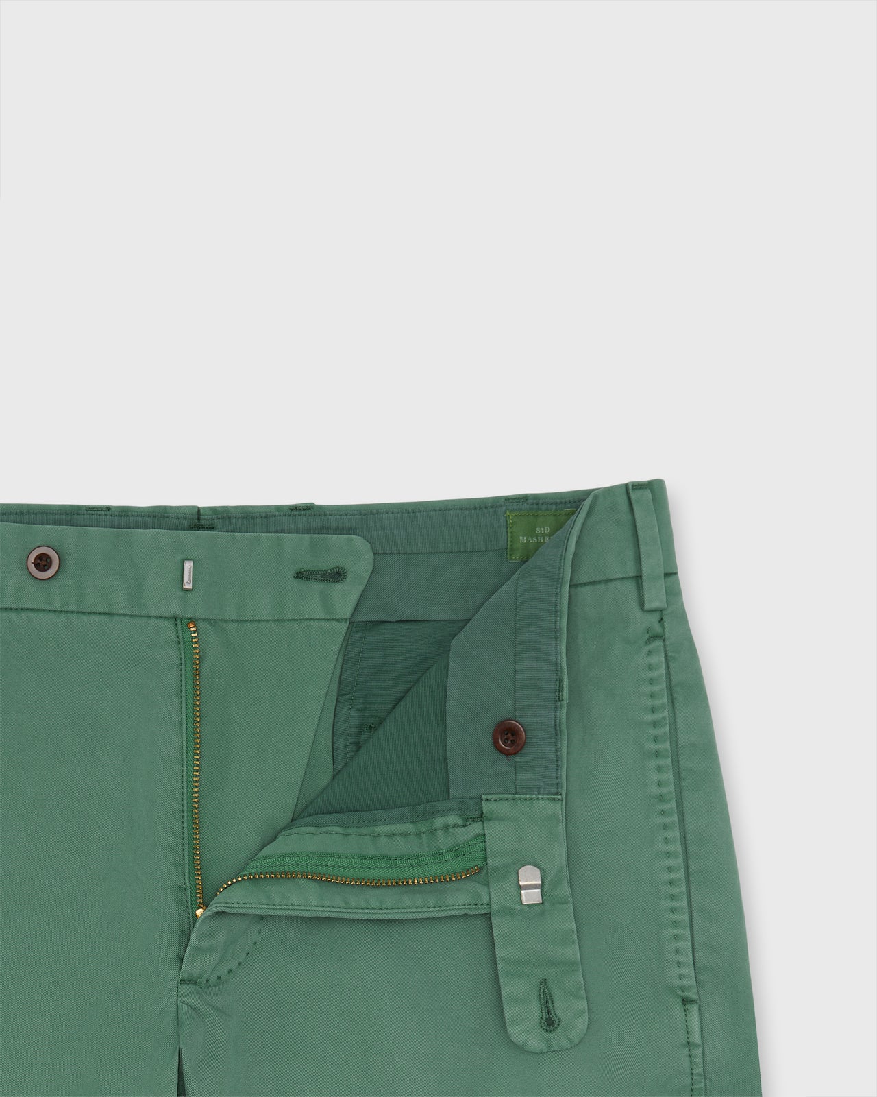 Garment-Dyed Short in Clover AP Twill