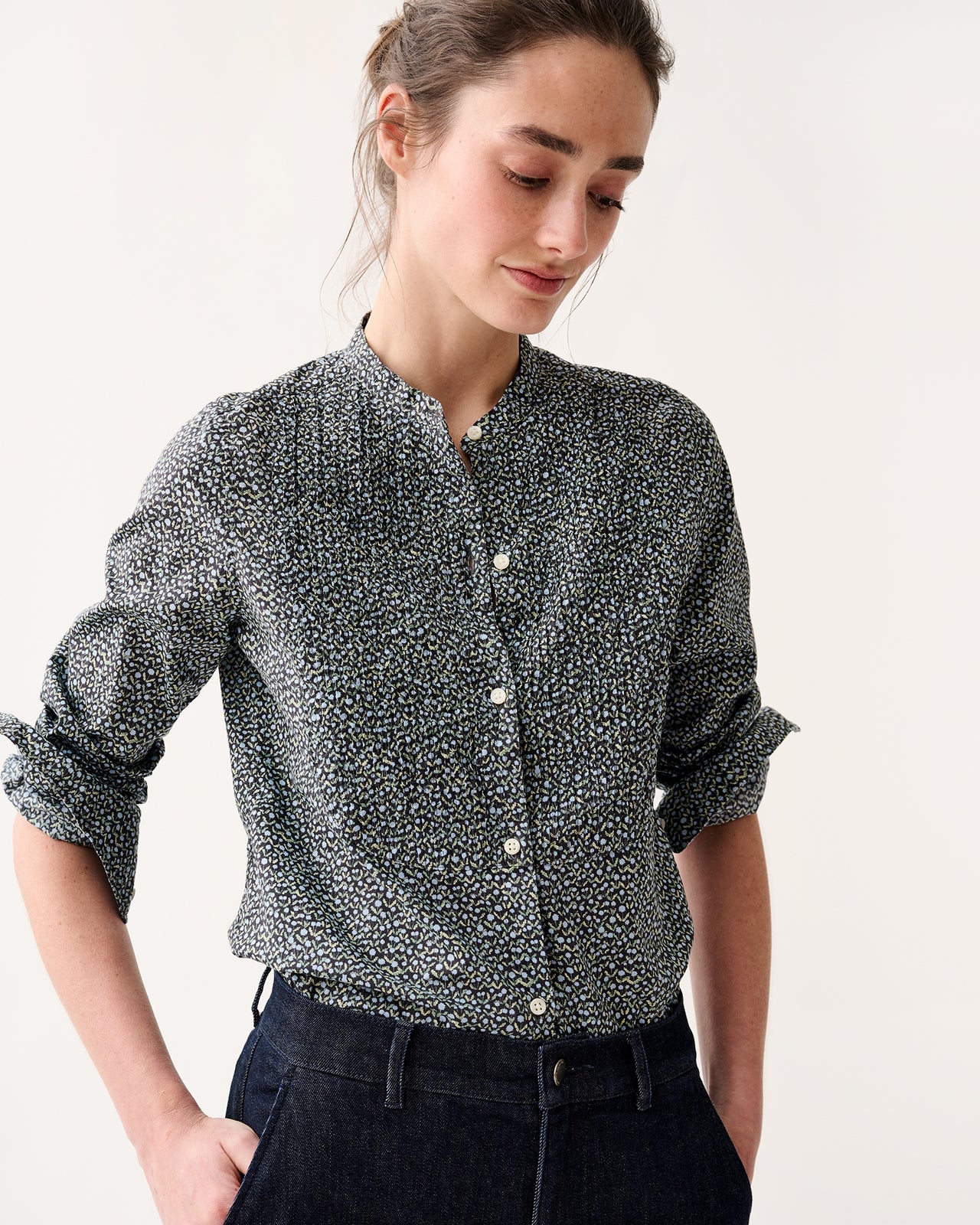 Mandarin Hattie Shirt in Navy/Green Mini Floral Printed Poplin