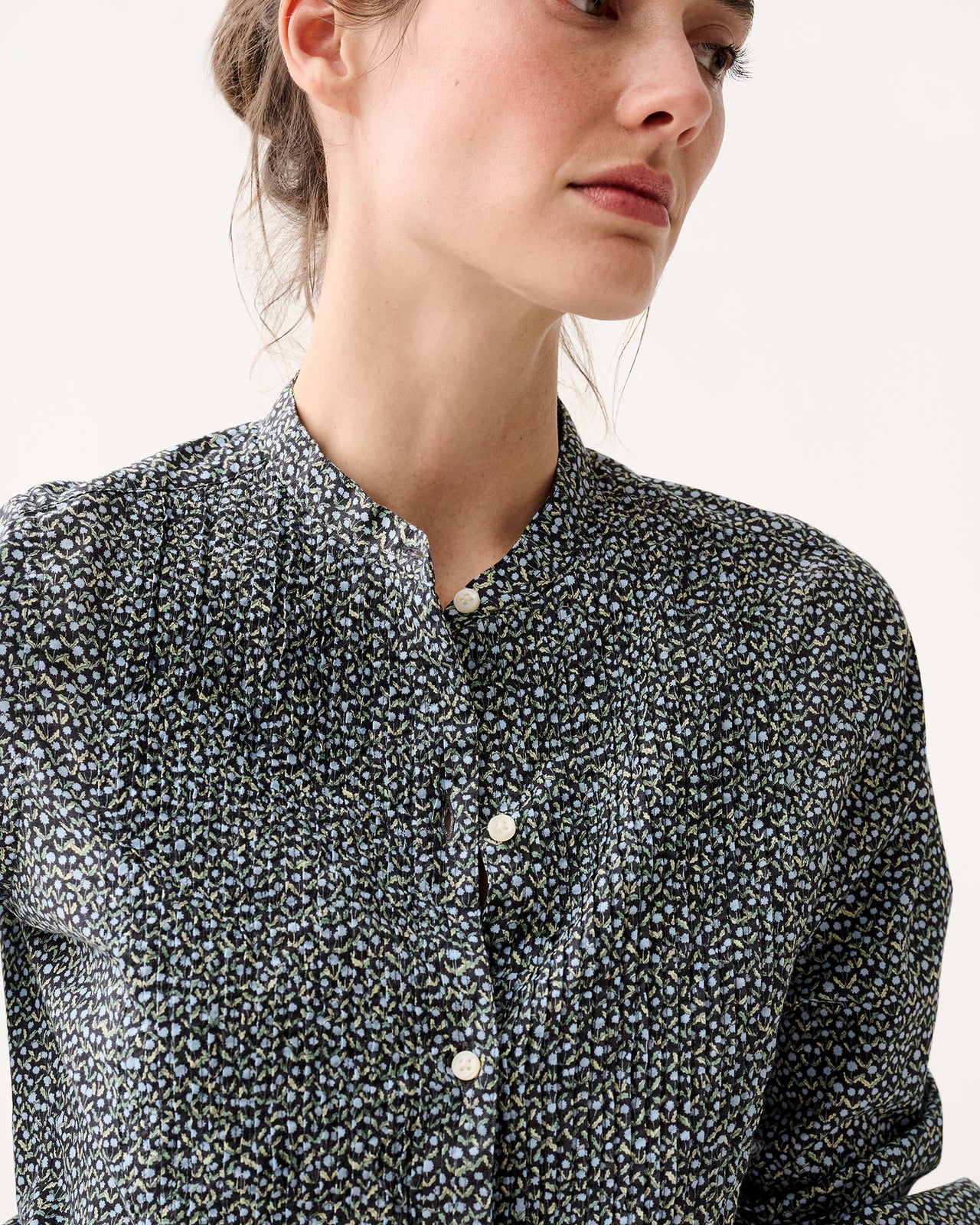 Mandarin Hattie Shirt in Navy/Green Mini Floral Printed Poplin