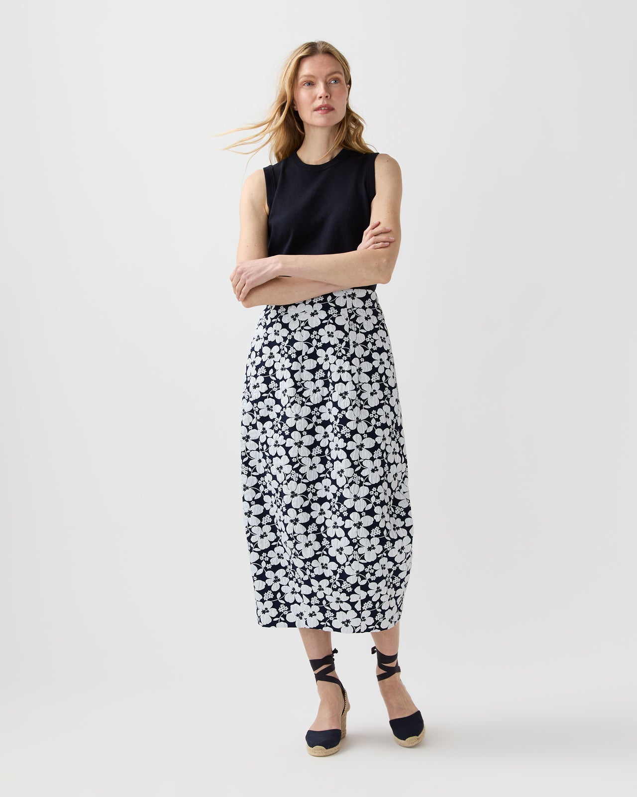 Belle Skirt in Navy/Pearl Floral Matelassé