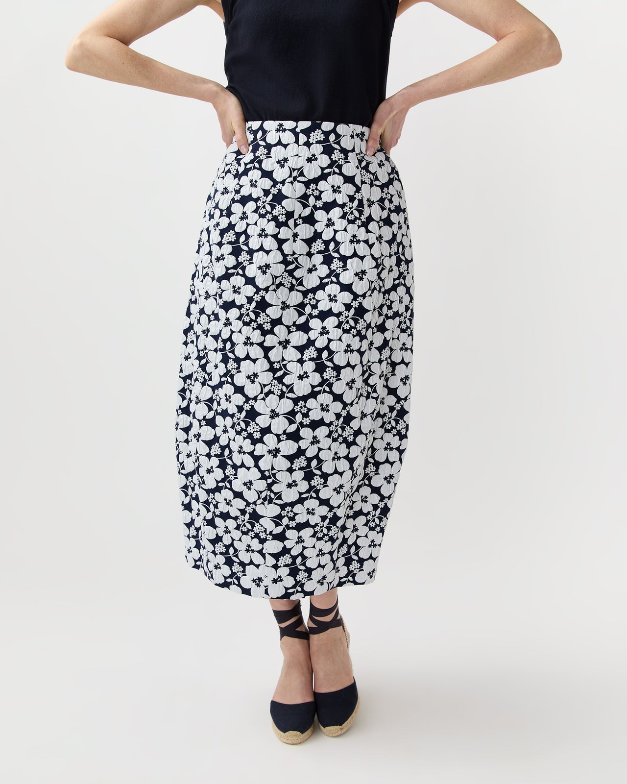 Belle Skirt in Navy/Pearl Floral Matelassé