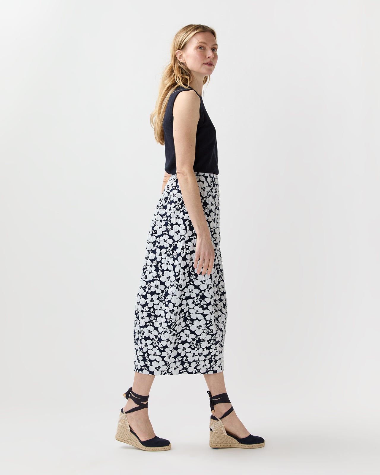 Belle Skirt in Navy/Pearl Floral Matelassé