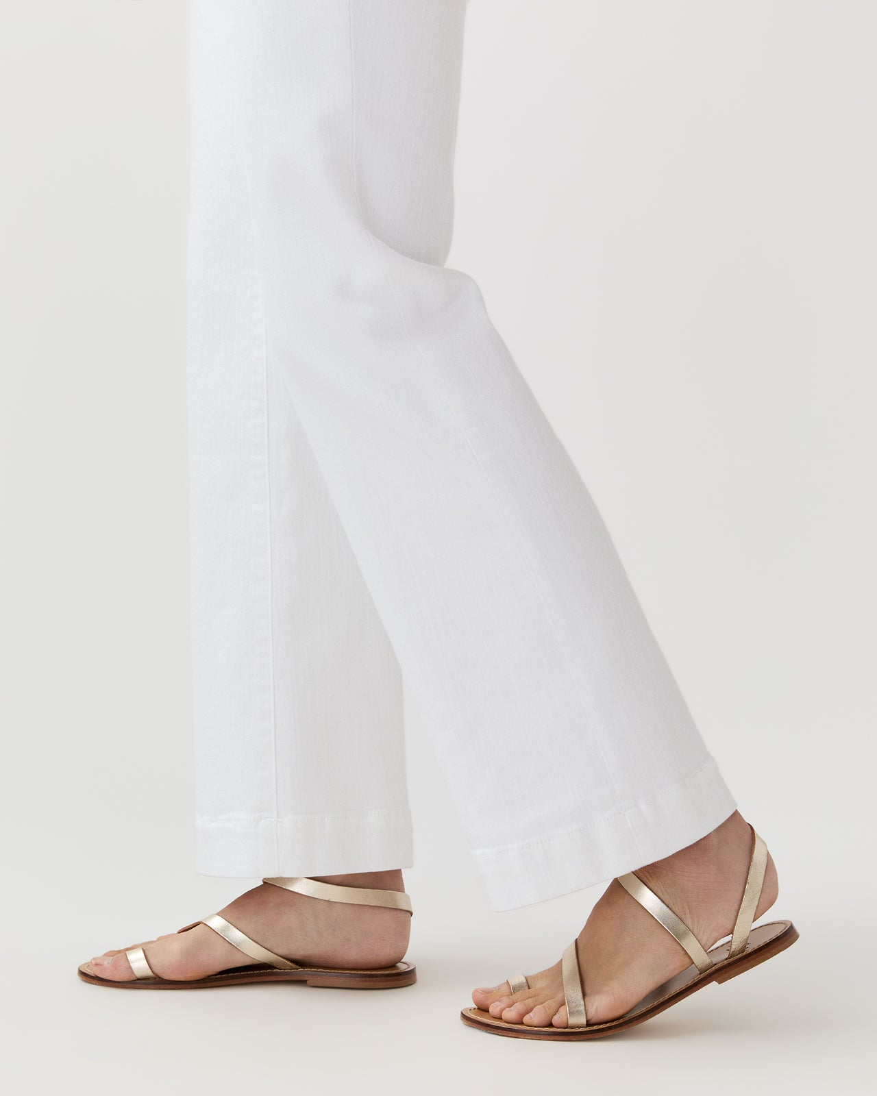 Kendall Flare 5-Pocket Jean in White Stretch Denim