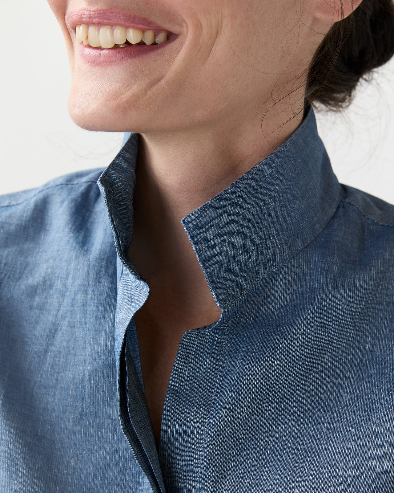 Mel Shirt in Extra Light Washed Cotolino Chambray