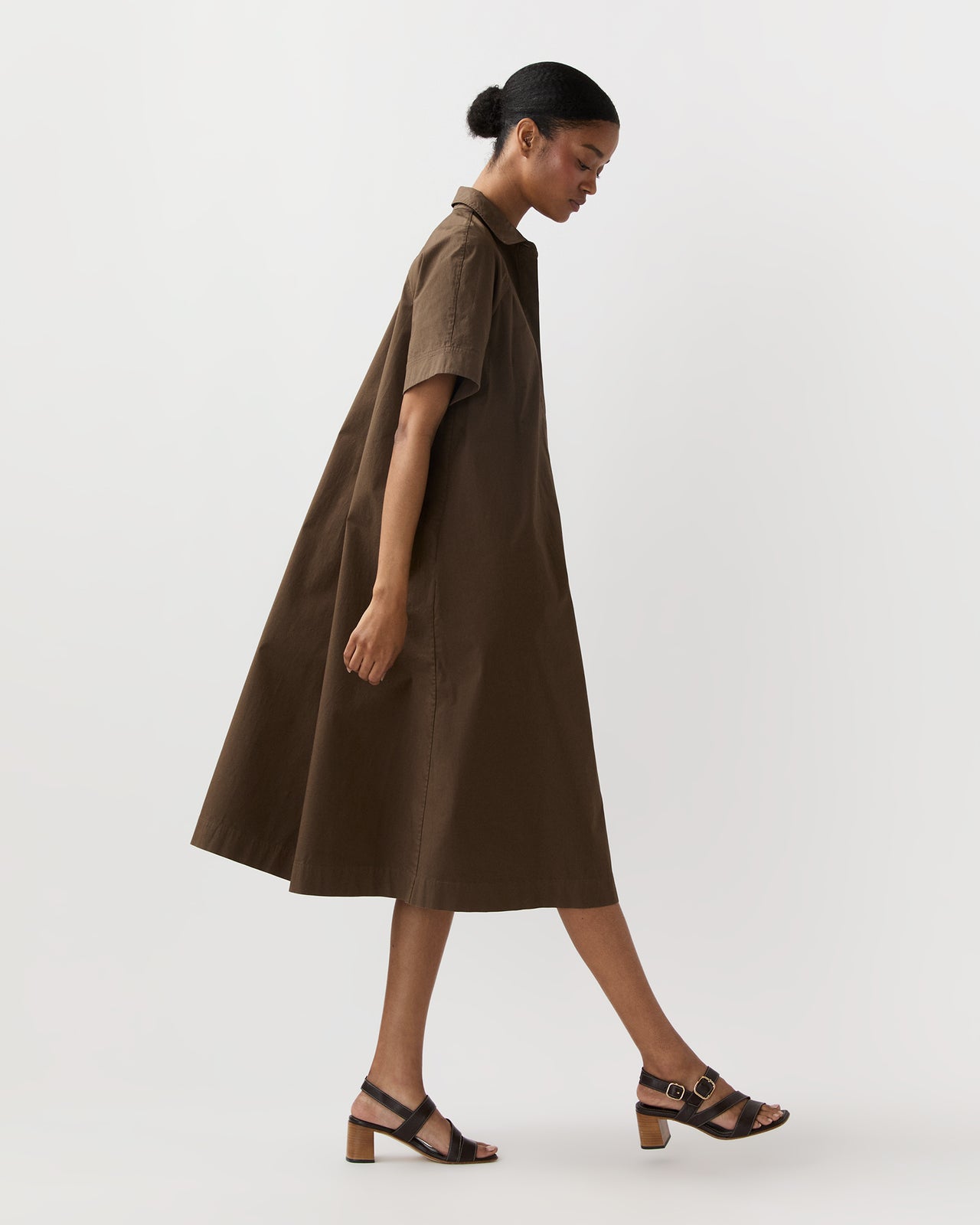 Riley Dress in Coffee Paperweight Stretch Poplin | Shop Ann Mashburn