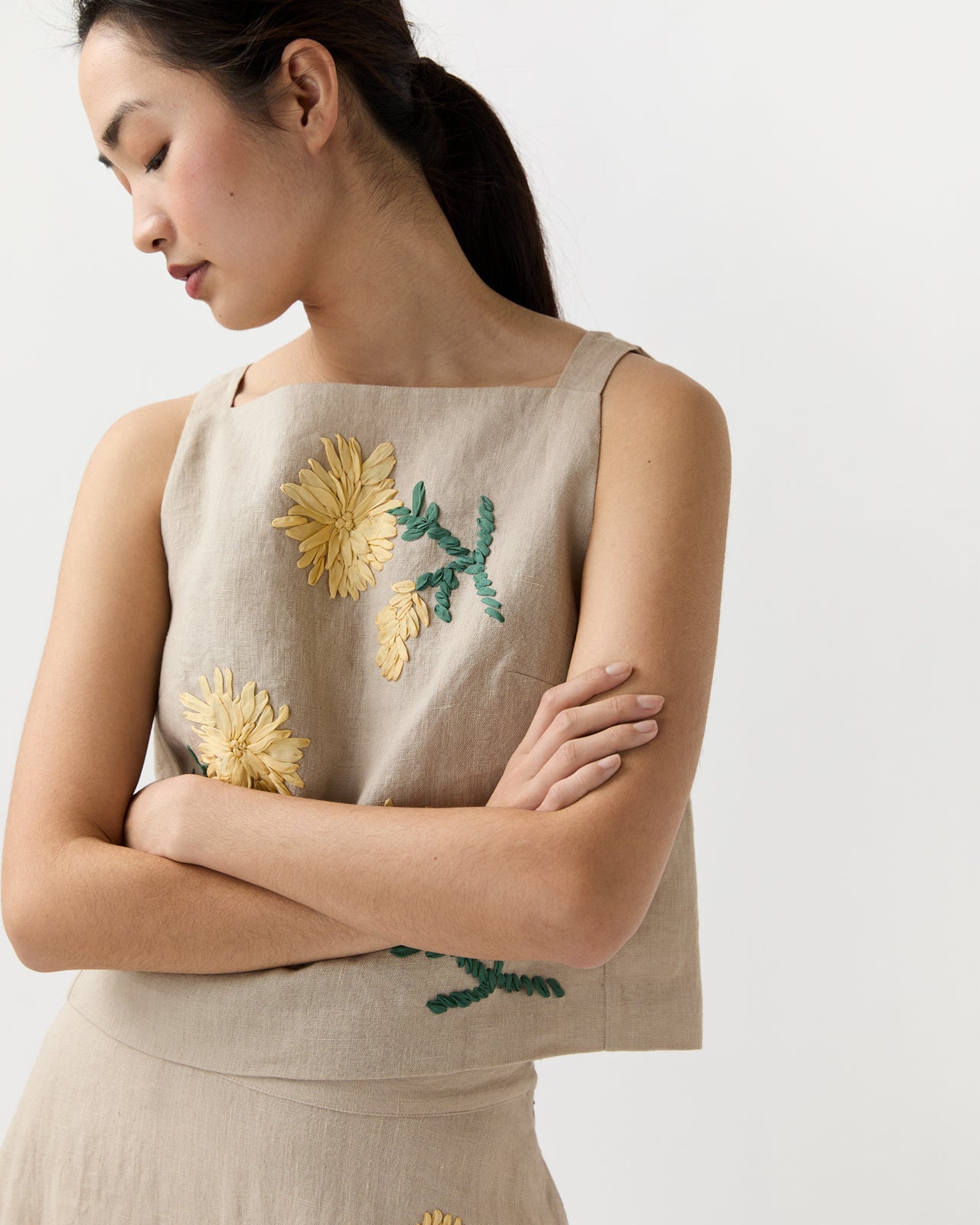 Square Gia Shell in Yellow/Flax Ribbon Embroidered Linen
