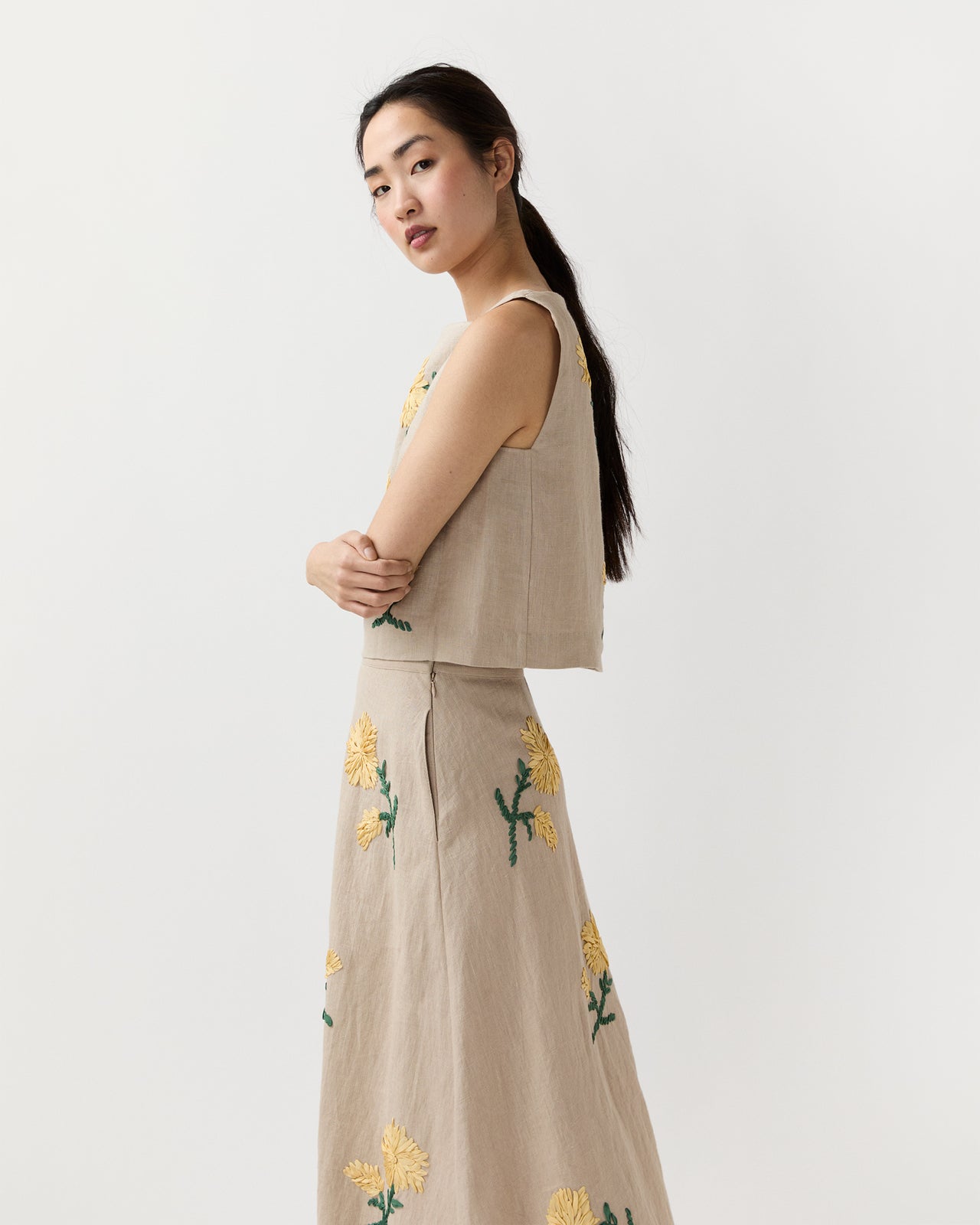 Square Gia Shell in Yellow/Flax Ribbon Embroidered Linen