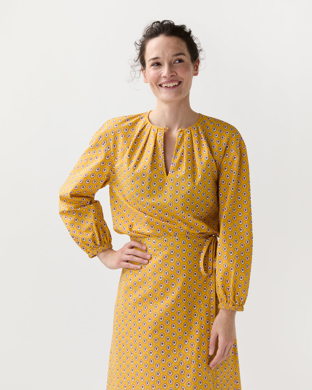 Ameri Vintage イエロー　トップス Adley Wrap Skirt in Yellow Provençal Rustic Poplin | Ann Mashburn