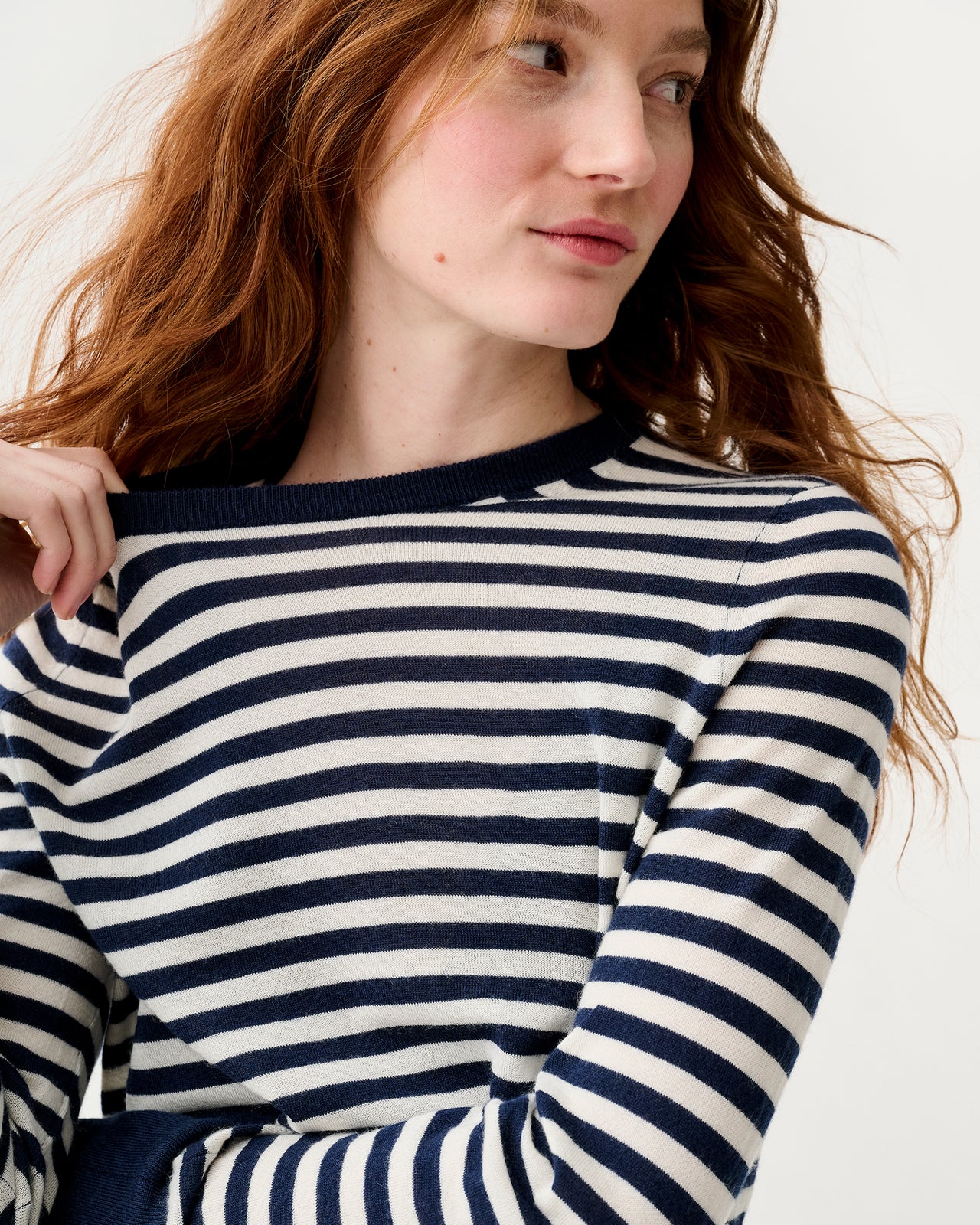 Kit Crewneck Sweater in Navy/Ivory Stripe Fine Gauge Cashmere