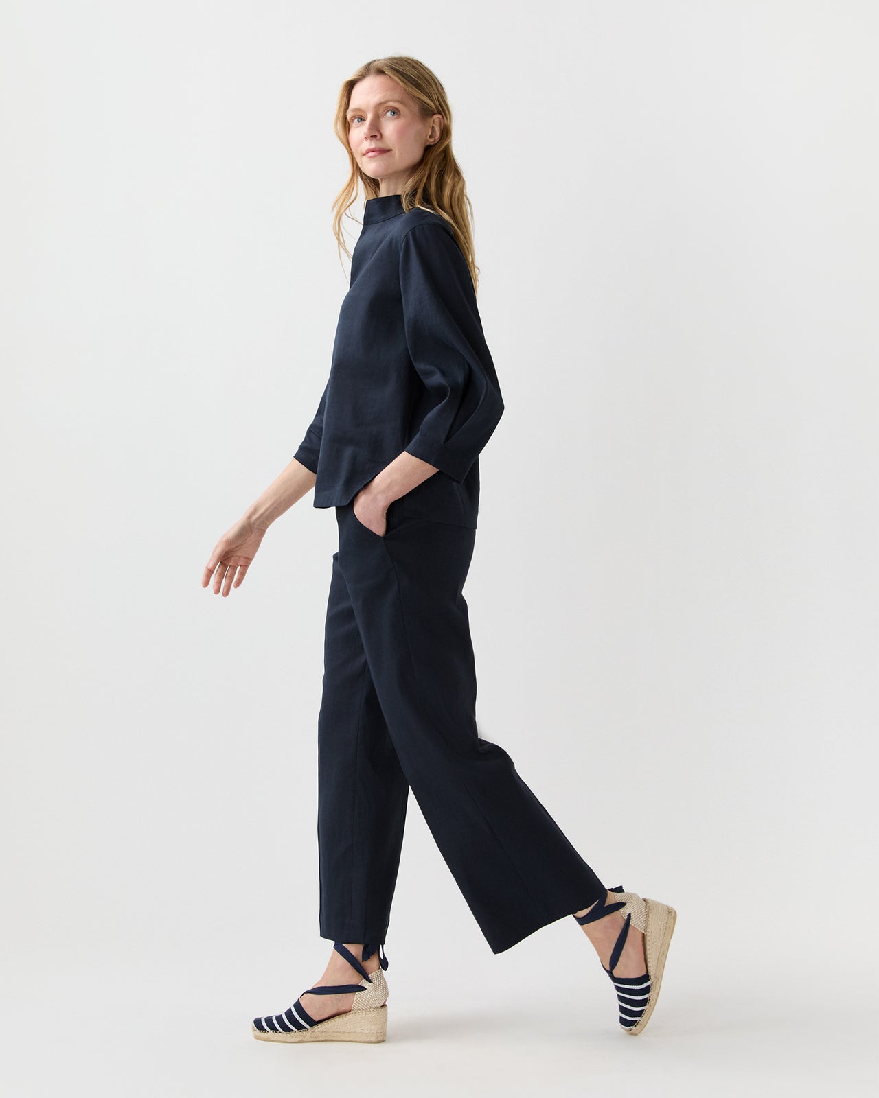 Frankie Cropped Pant in Navy Stretch Cotolino