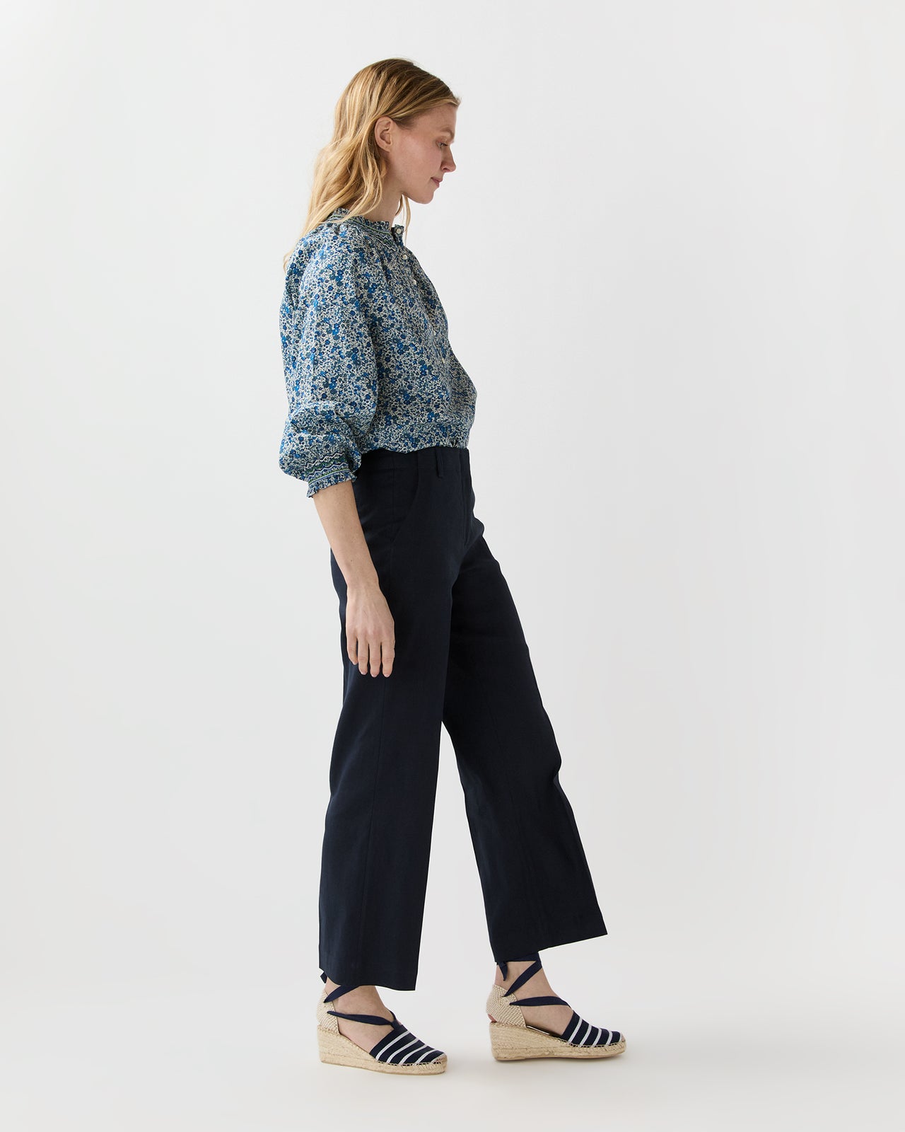 Frankie Cropped Pant in Navy Stretch Cotolino