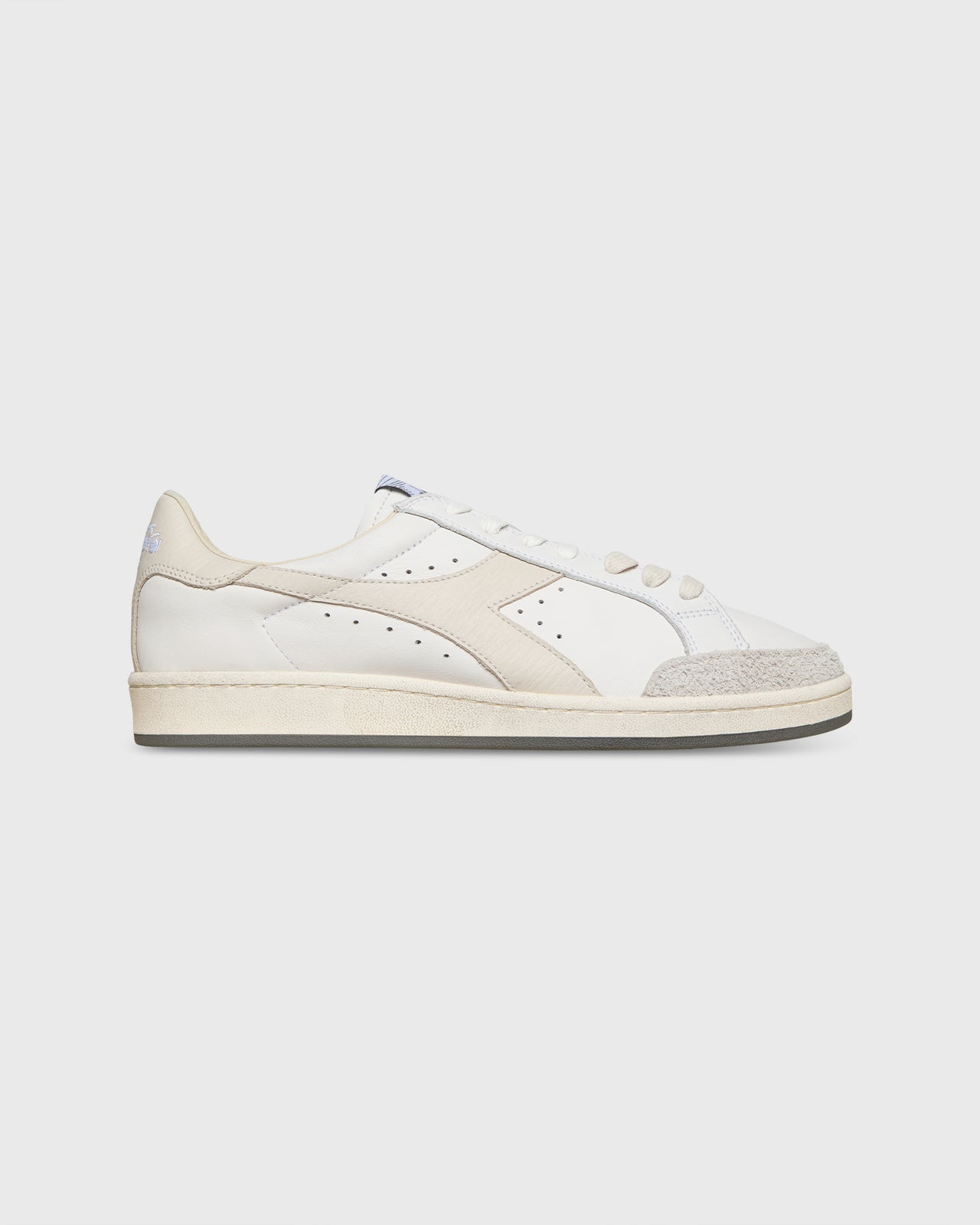 Prestige Used Sneaker in White/Moonbeam