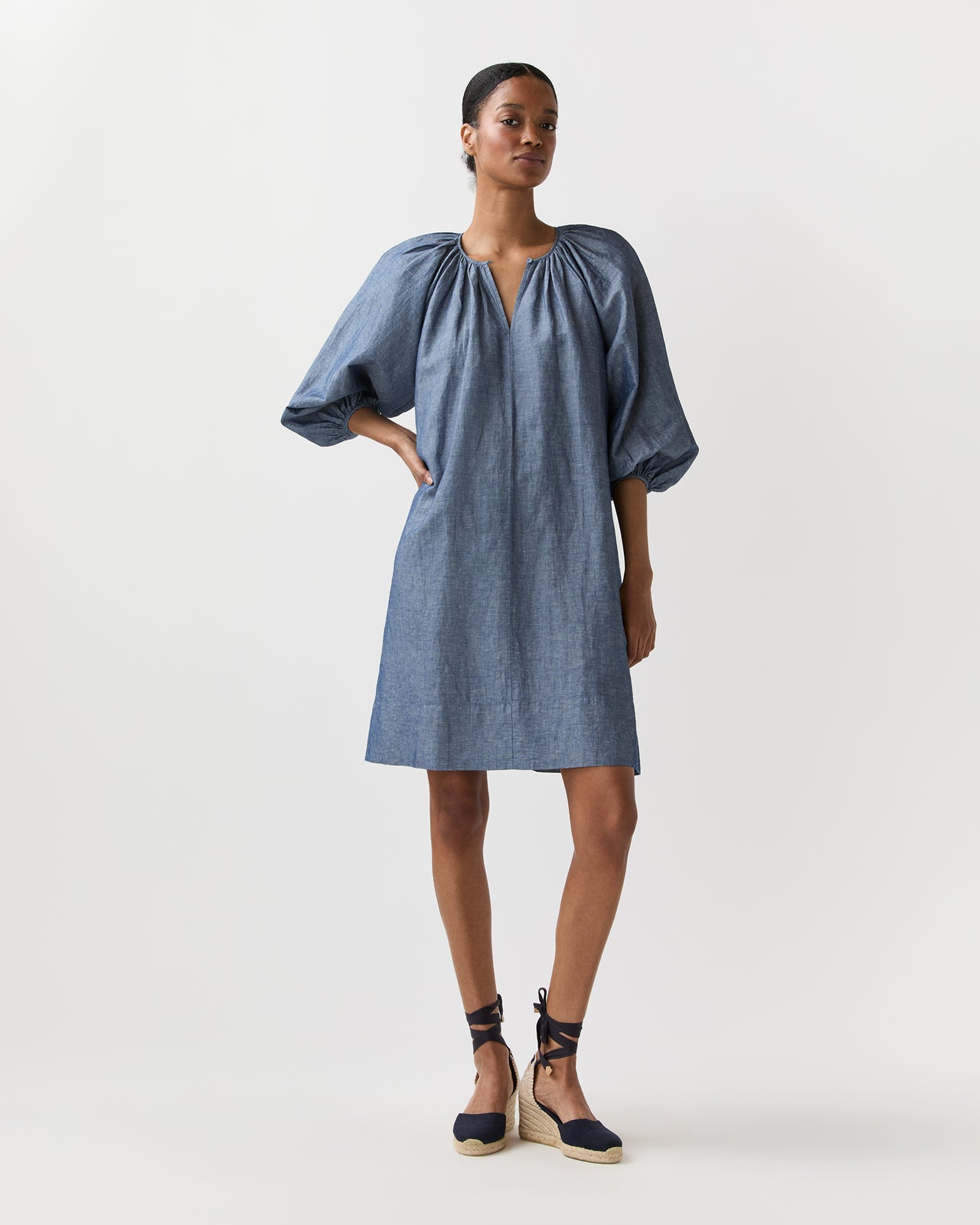 Genevieve Dress in Extra Light Washed Cotolino Chambray