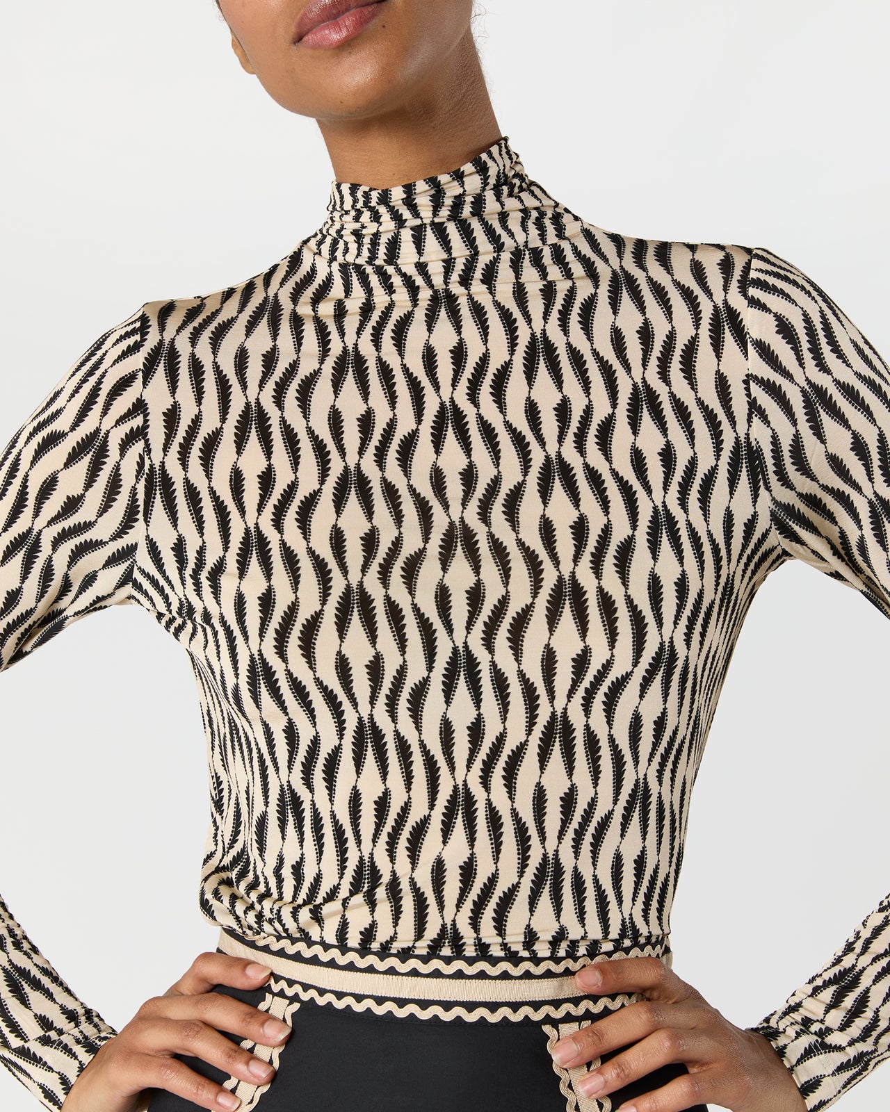 Aurelia Turtleneck in Silhouette