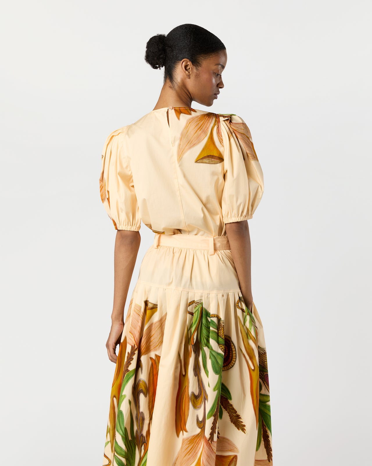 Ravena Top in Inner Nature