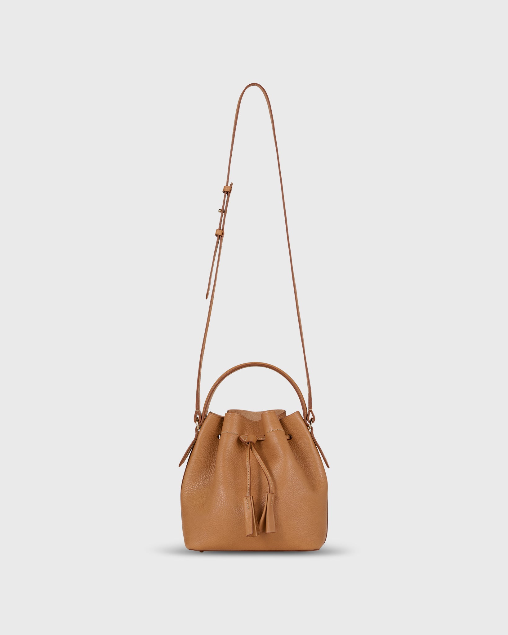 Lulu Bucket Bag in Natural Leather | Shop Ann Mashburn