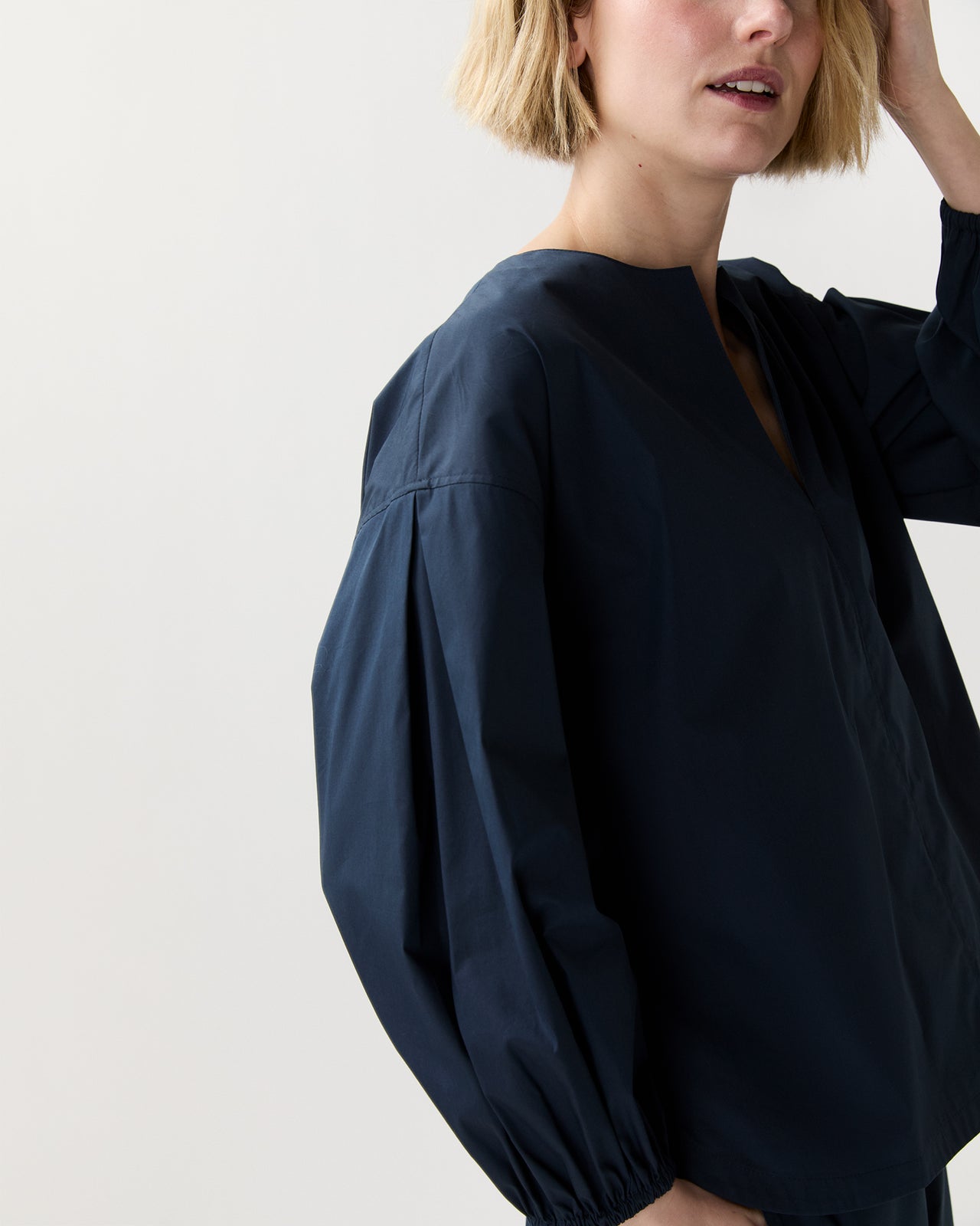 Meghan Top in Navy Cotton/Nylon Poplin