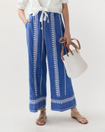 Load image into Gallery viewer, Small Kiondo Shopper Basket in White

