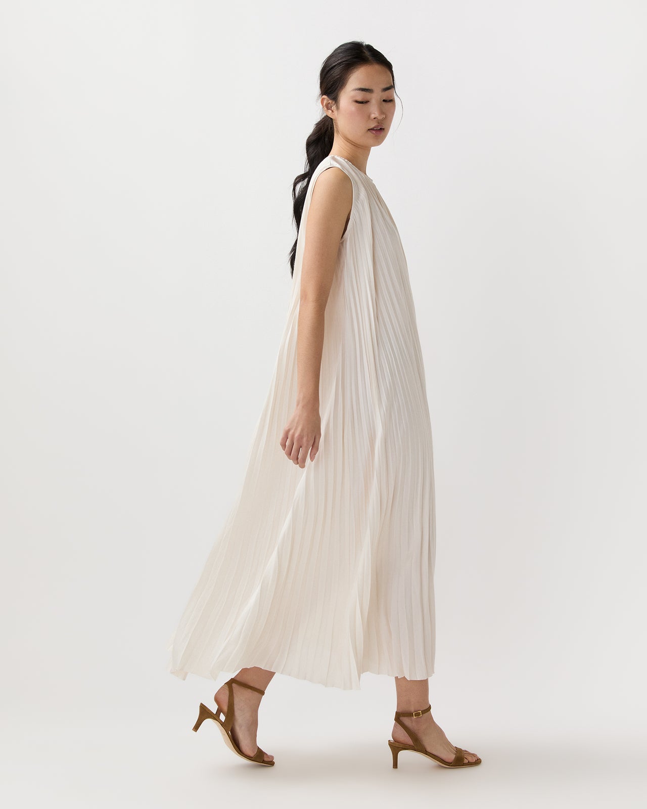 Fianna Pleated Midi Dress in Cowrie