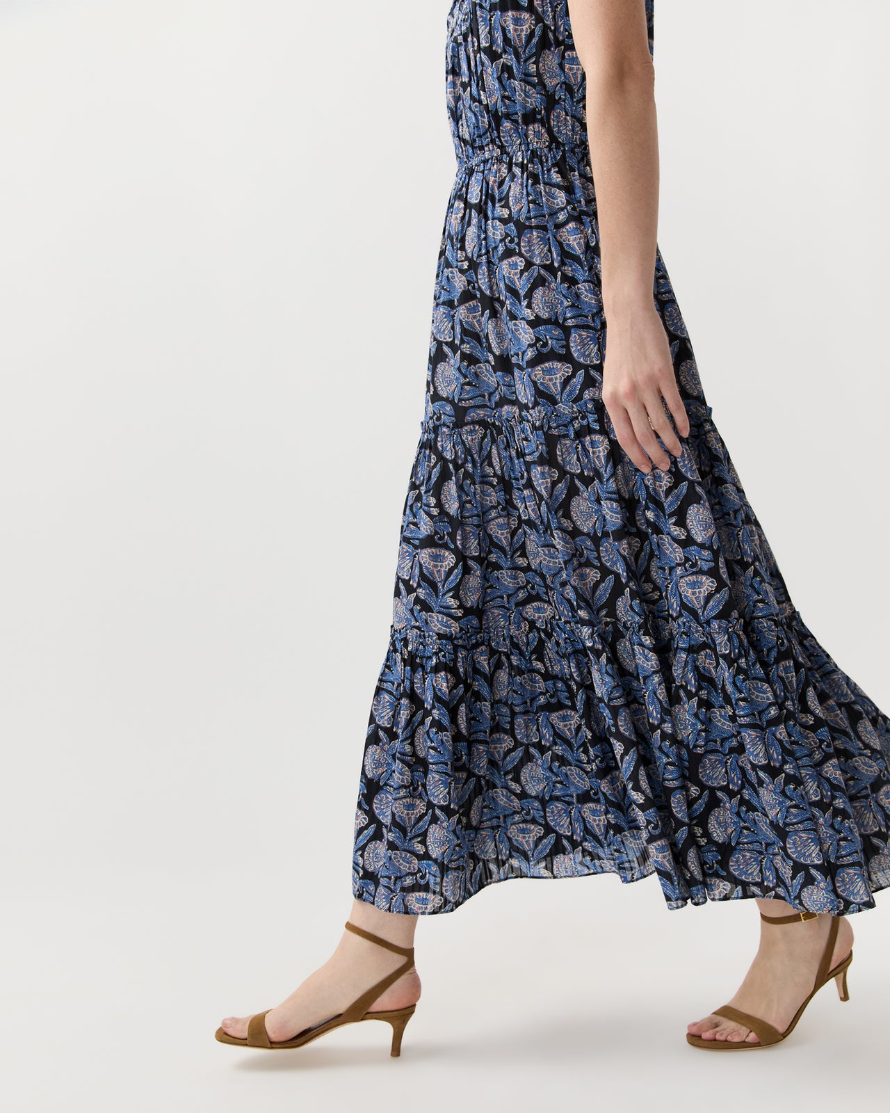 alexis alora embroidered cotton midi dress Alexis Alora Embroidered Midi Dress -Size Medium at 1stDibs