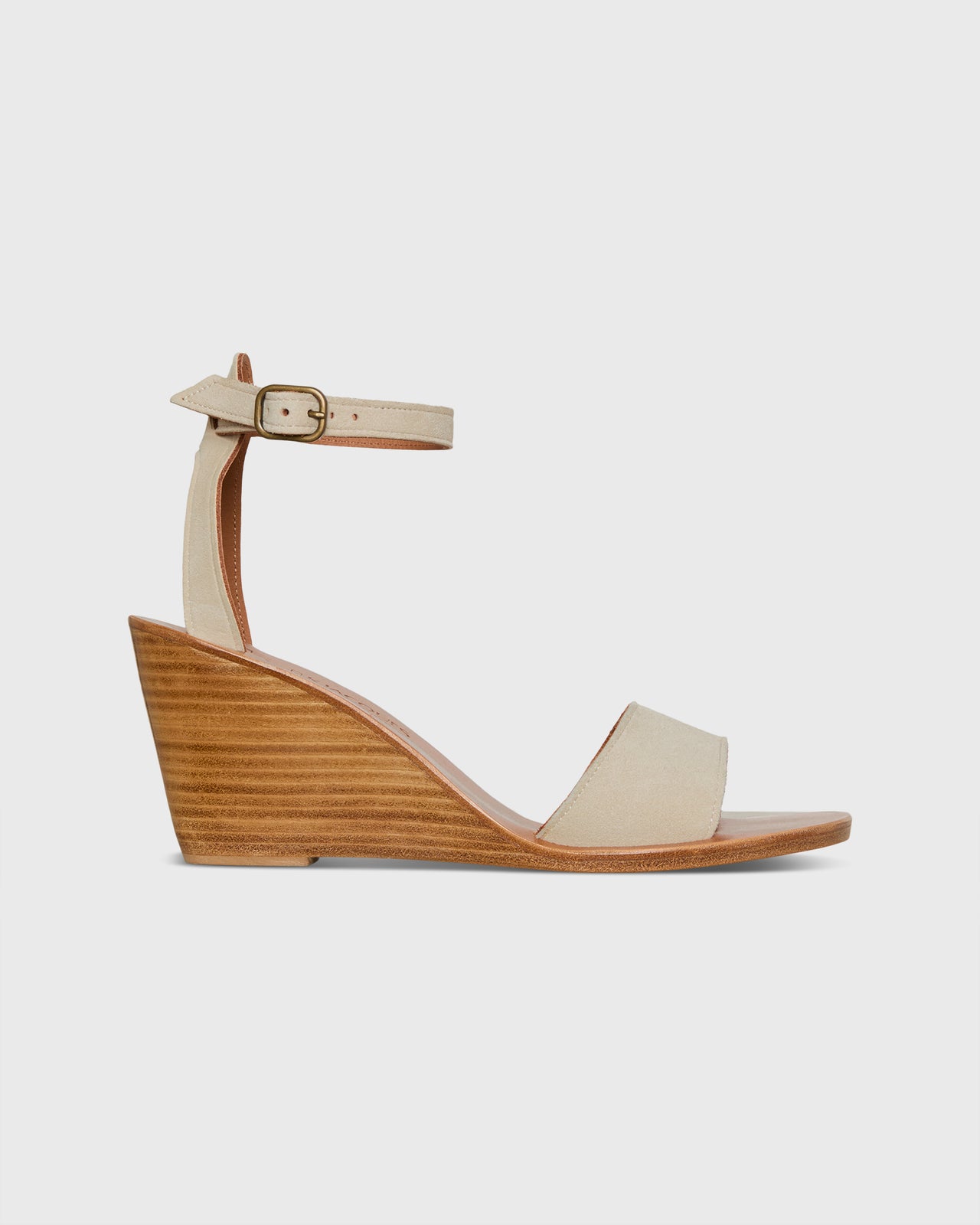 Sardaigne Wedge in Frappe Suede