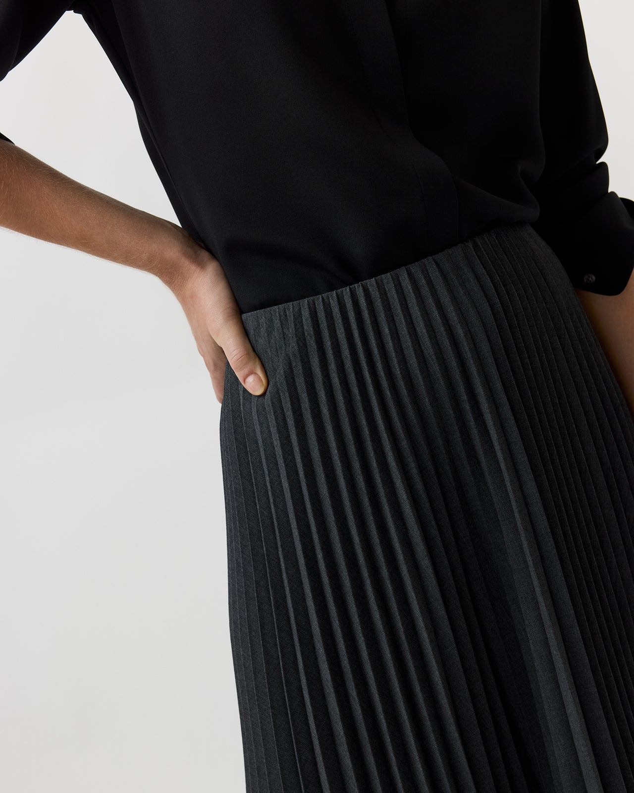 Christina Skirt in Charcoal Bi-Stretch Tropical Wool