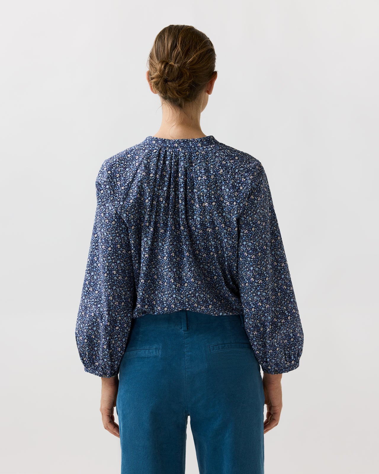 Sienna Top in Blue/Multi Small Floral Crinkle Cotton
