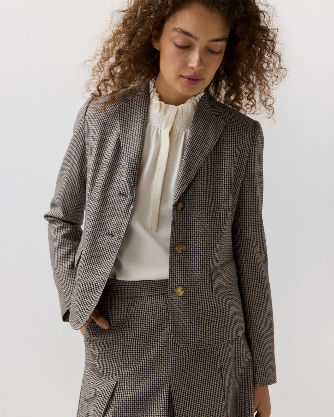 Short Reagan Jacket in Navy/Chocolate Houndstooth