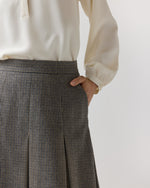 Load image into Gallery viewer, Francesca Skirt in Navy/Chocolate Houndstooth
