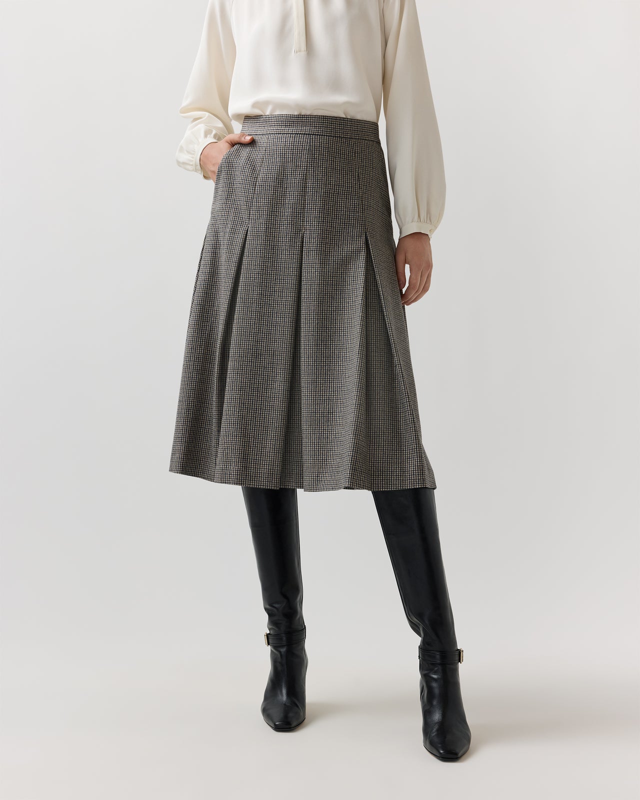 Francesca Skirt in Navy/Chocolate Houndstooth