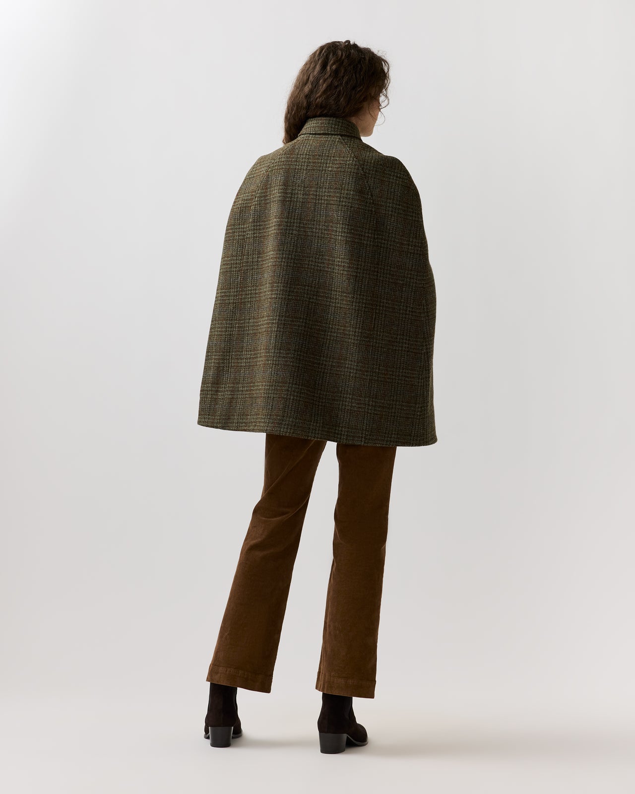 Bennet Tailored Cape in Lovat/Terracotta/Multi Plaid Harris Tweed